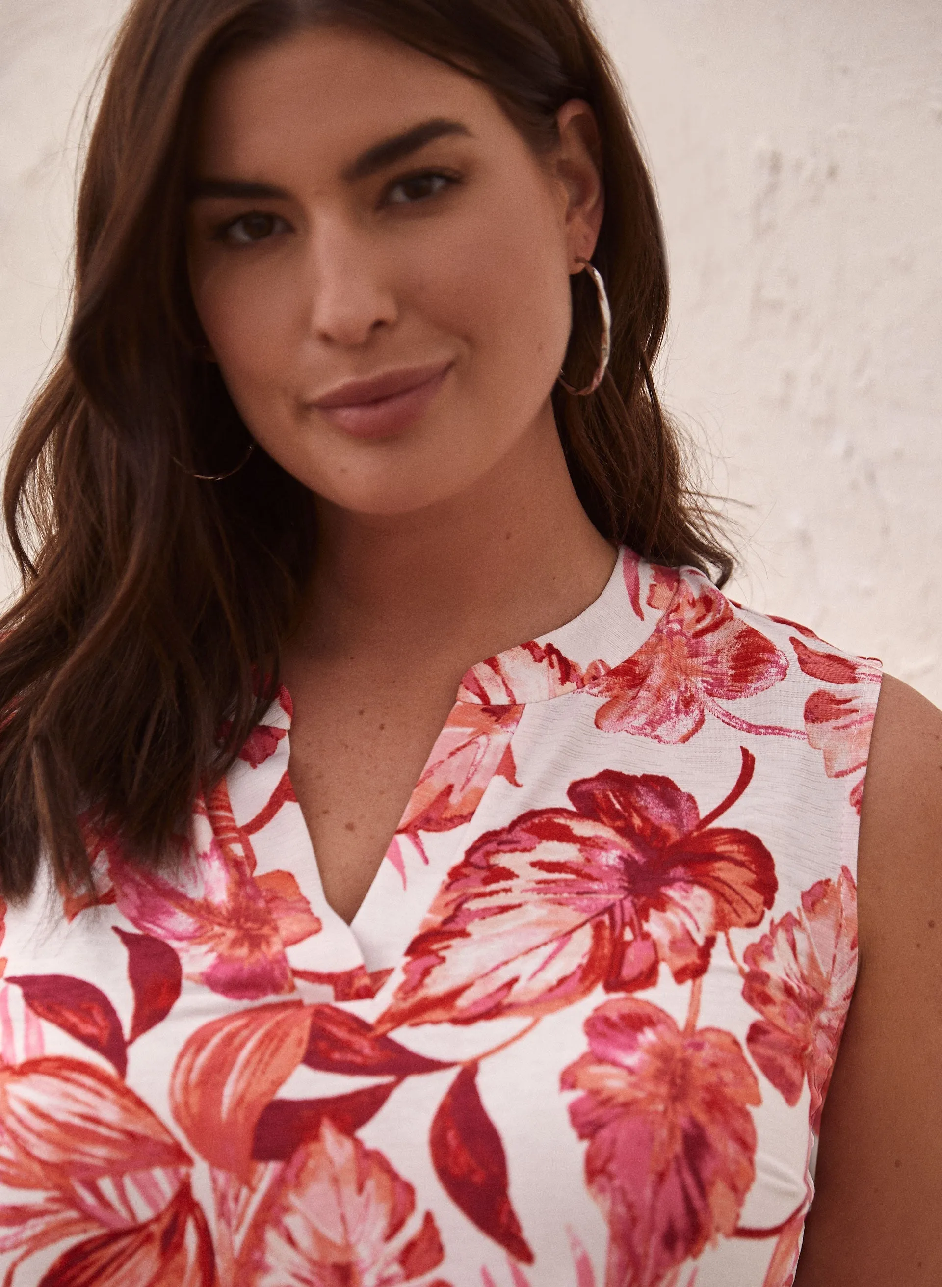 Leaf Print Sleeveless Top sold by Laura product image thumbnail 2