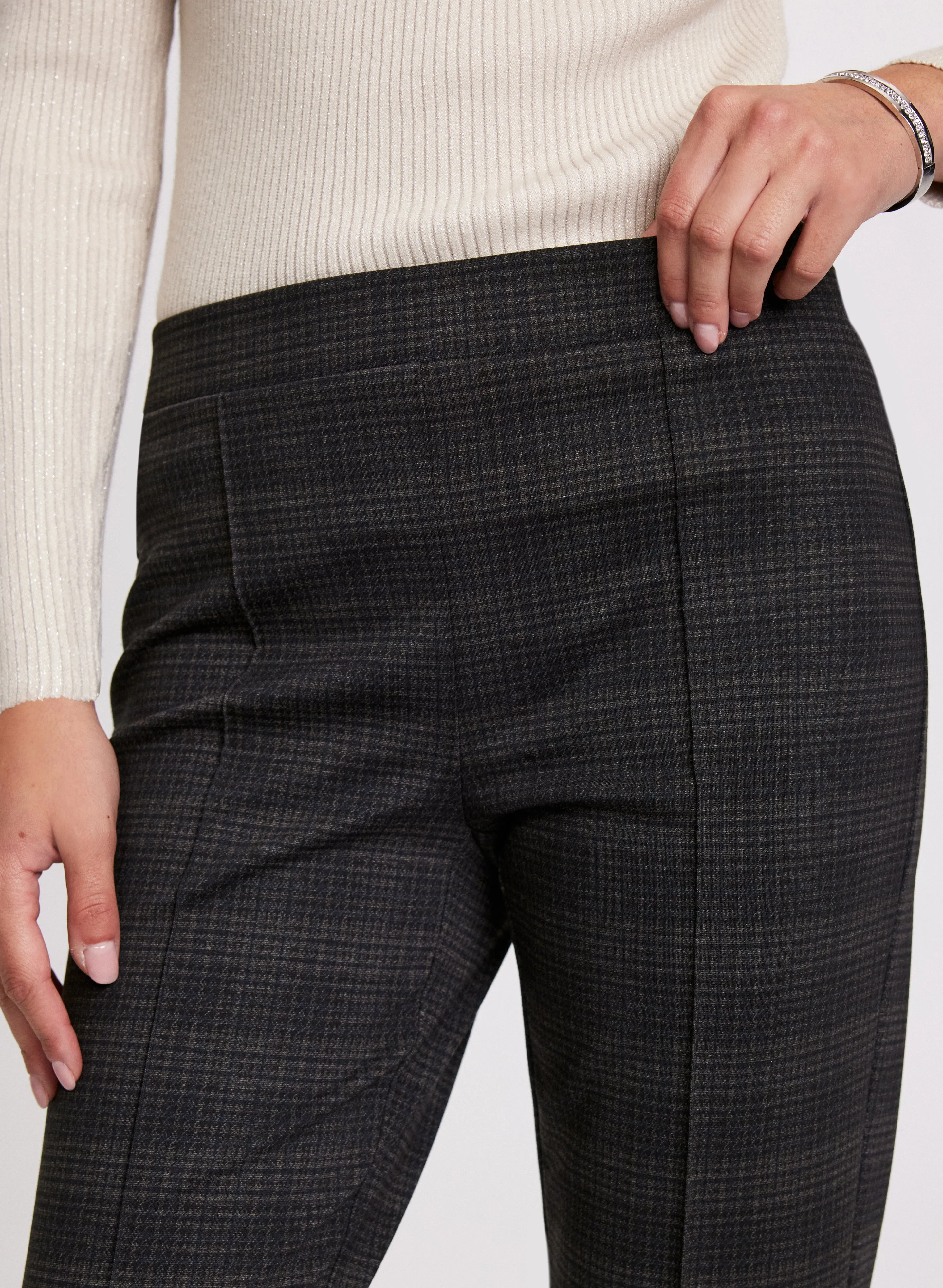 Sofia Plaid Print Slim-Leg Pants - Short sold by Laura product image thumbnail 5