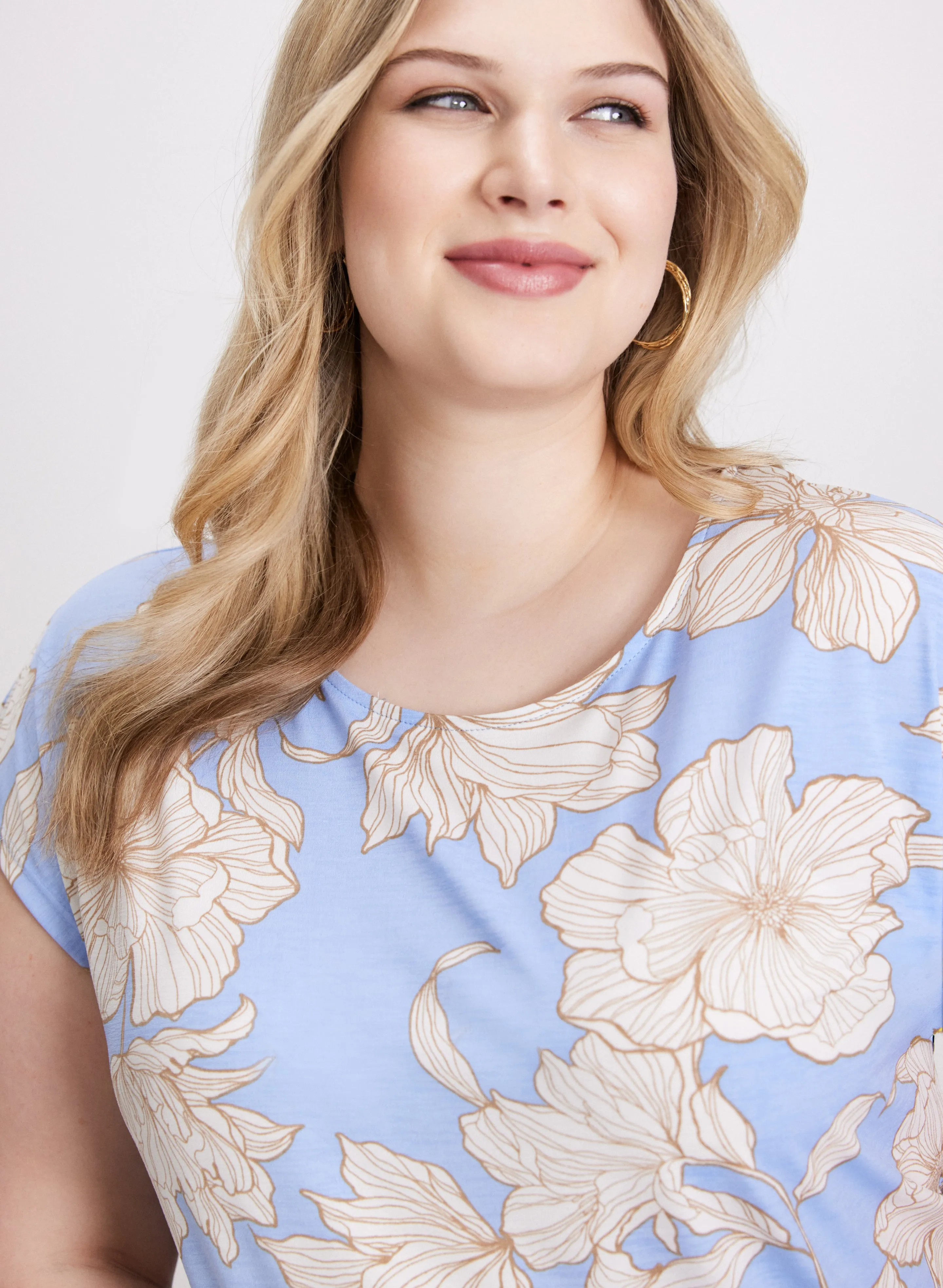 Scoop Neck Floral T-Shirt sold by Laura product image thumbnail 2