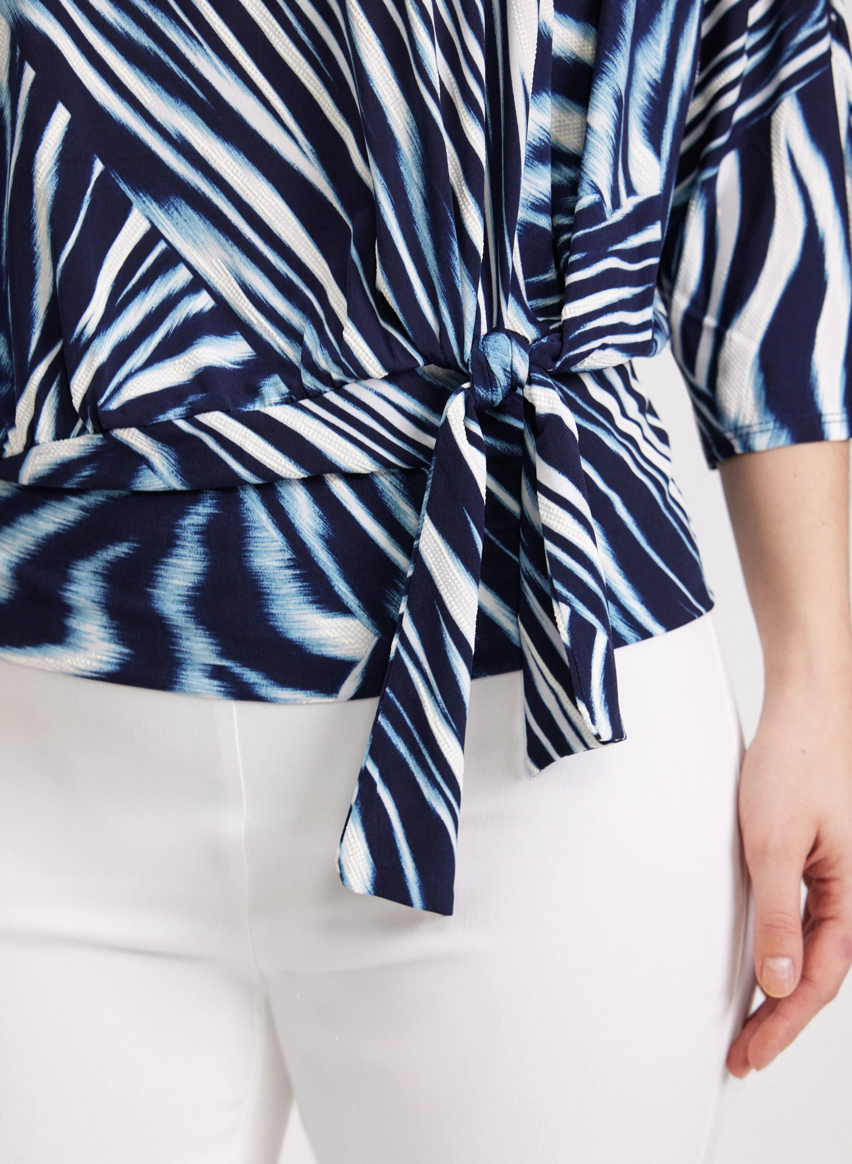 Abstract Print Top sold by Laura product image thumbnail 5