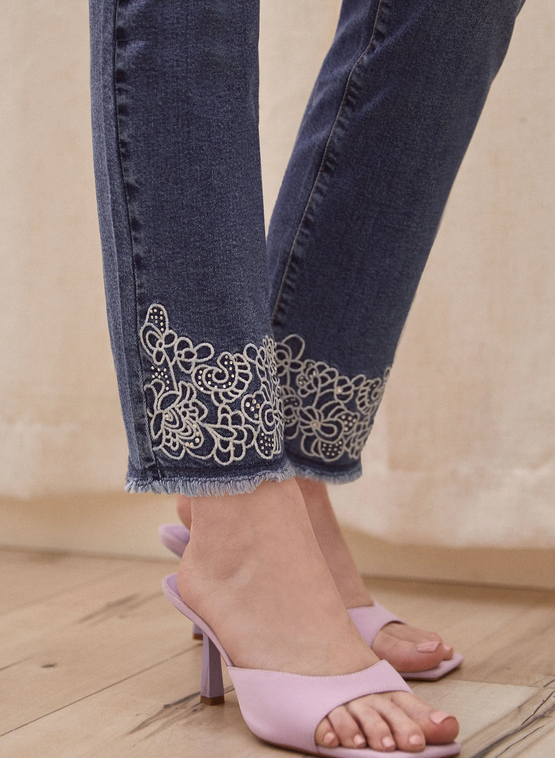 Pull-On Slim Leg Ankle Jeans sold by Laura product image thumbnail 3