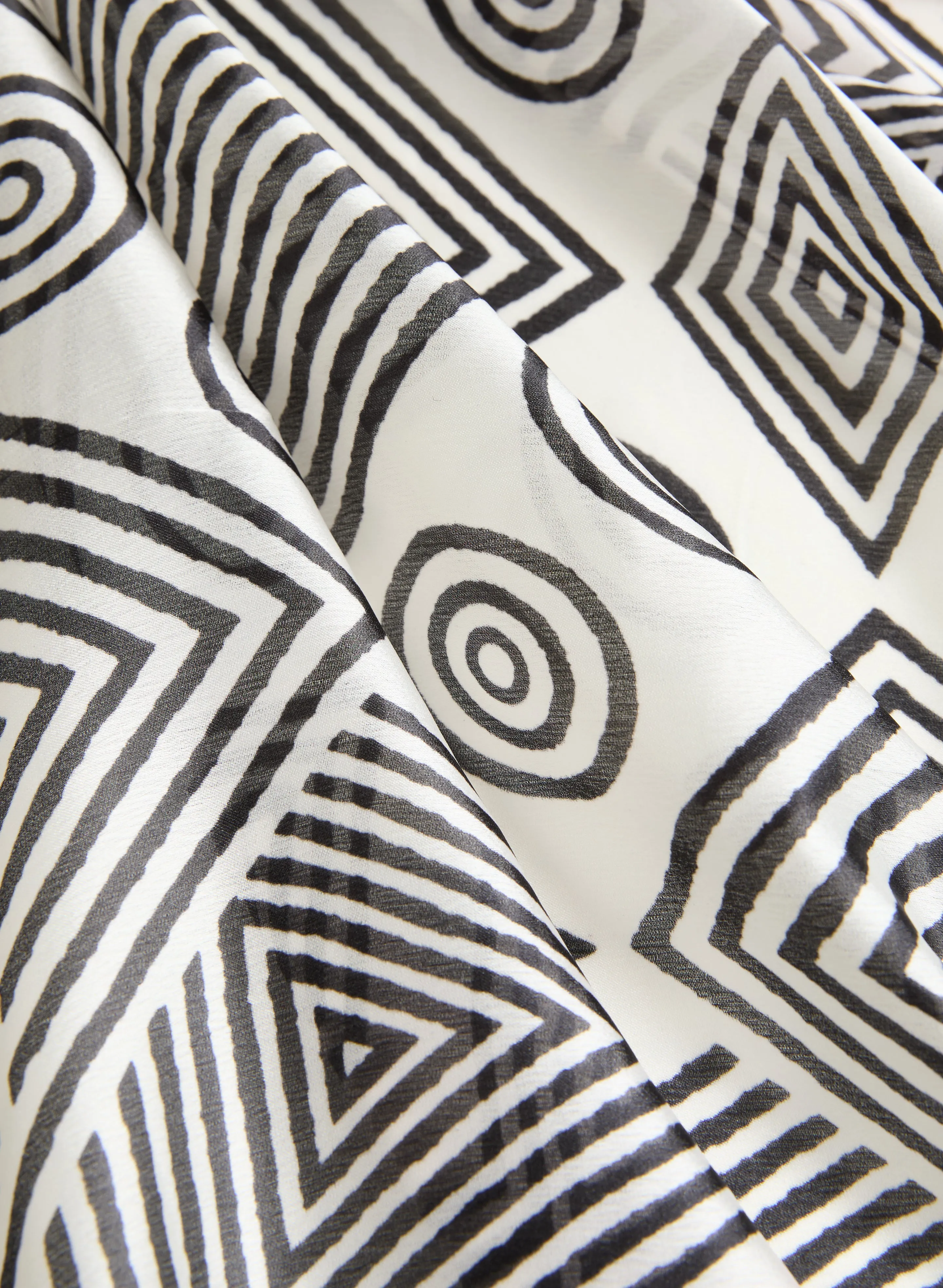 Abstract Geometric Print Scarf sold by Laura product image thumbnail 2