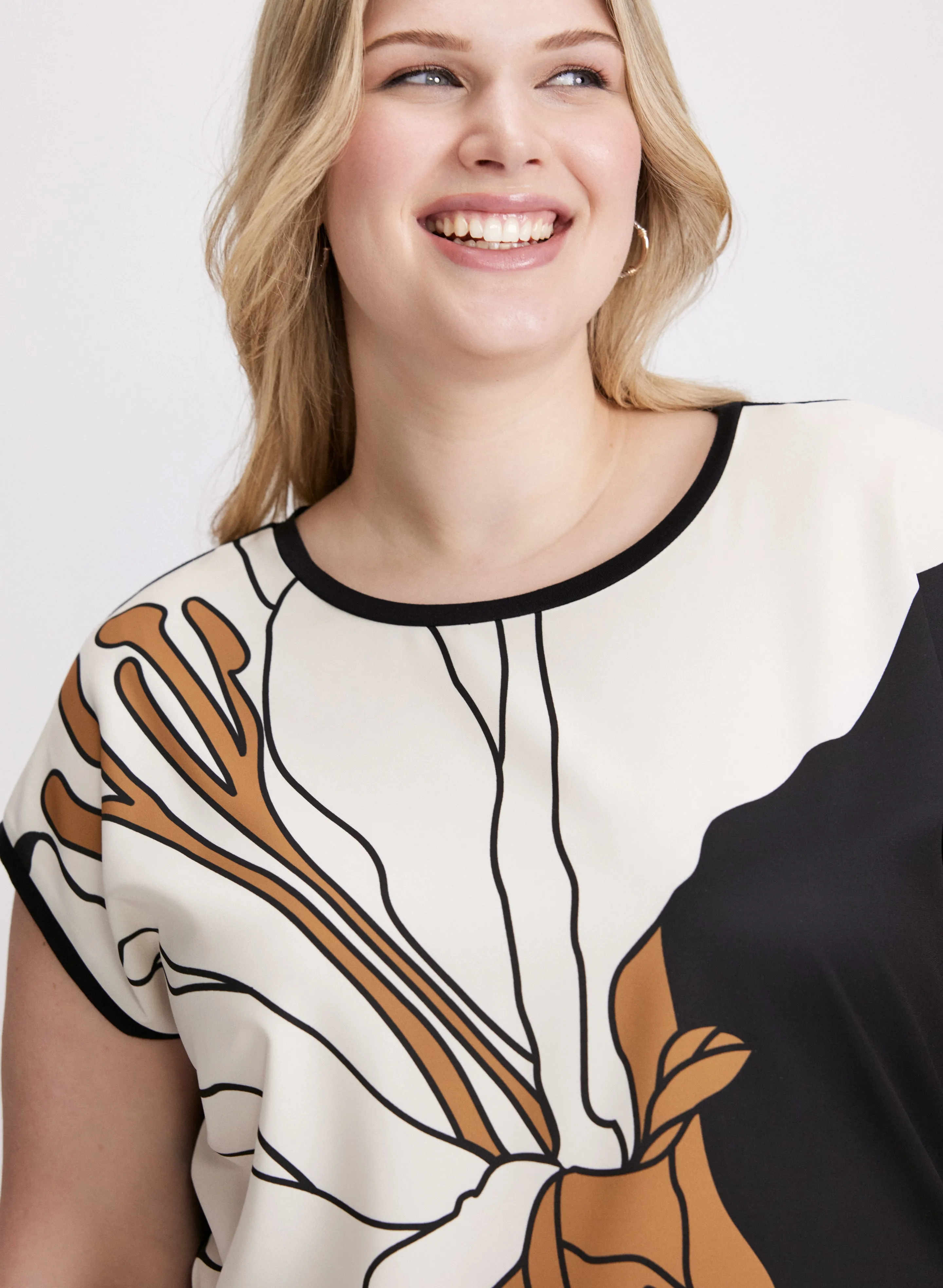 Graphic Floral Top sold by Laura product image thumbnail 5