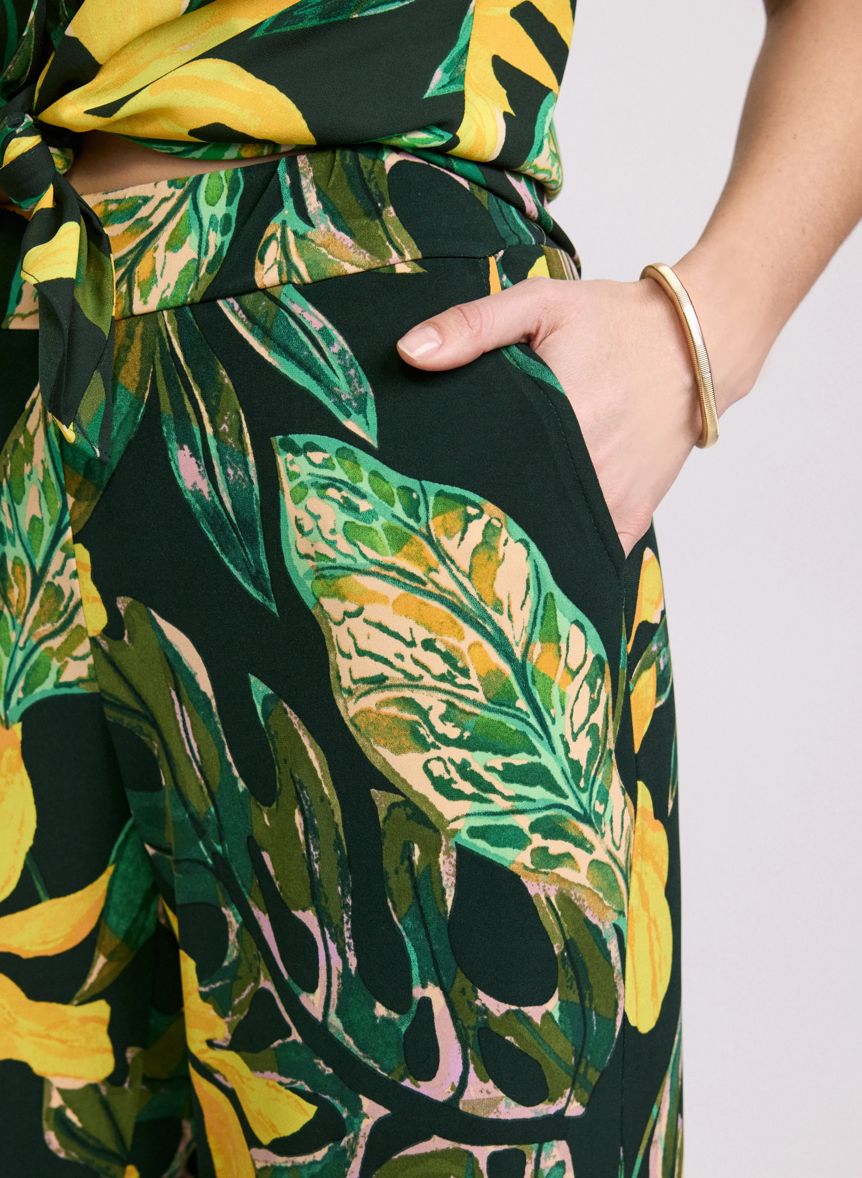 Olivia Palm Print Pants sold by Laura product image thumbnail 5