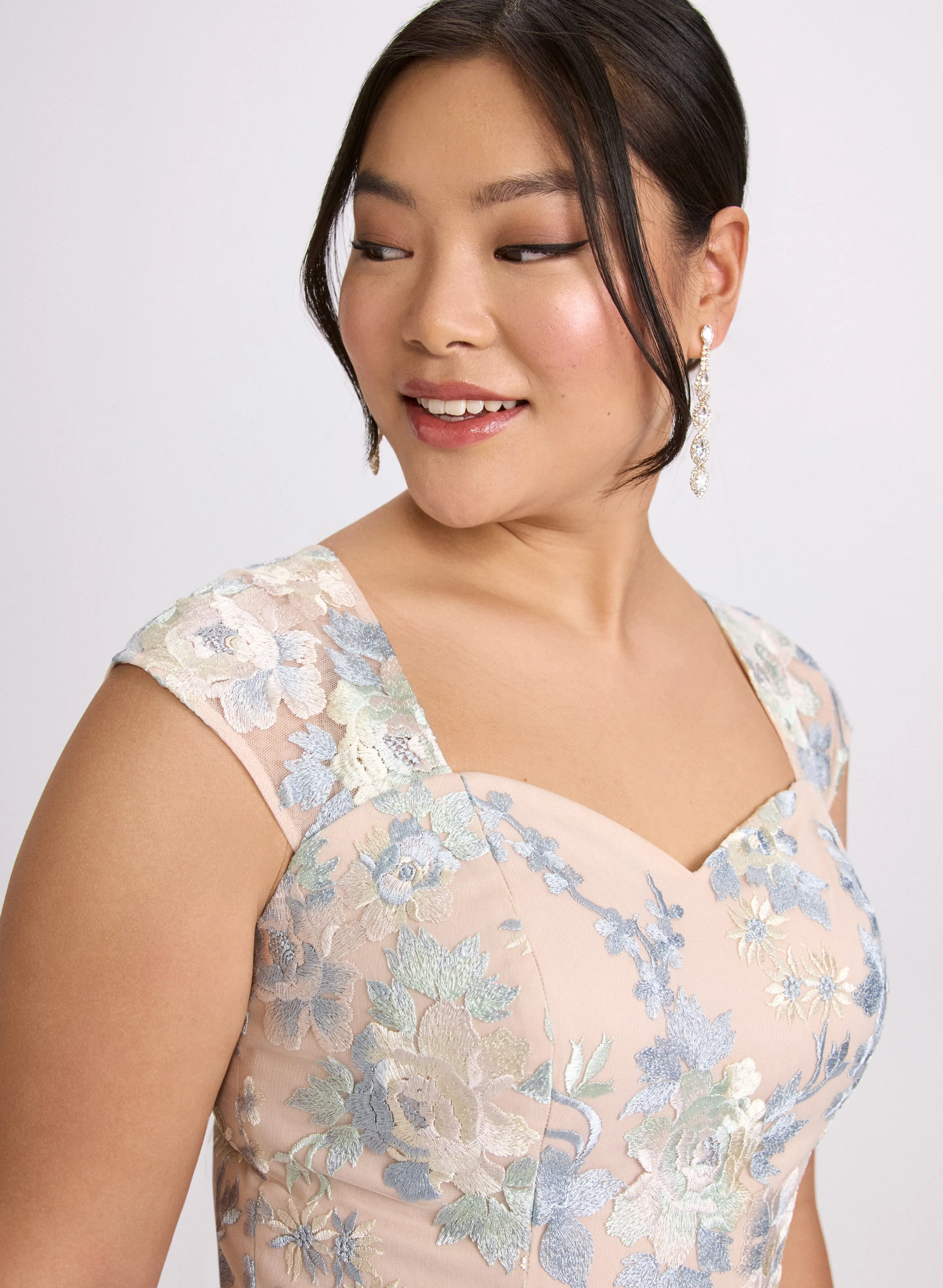 Floral Embroidered Tulle Dress sold by Laura product image thumbnail 5