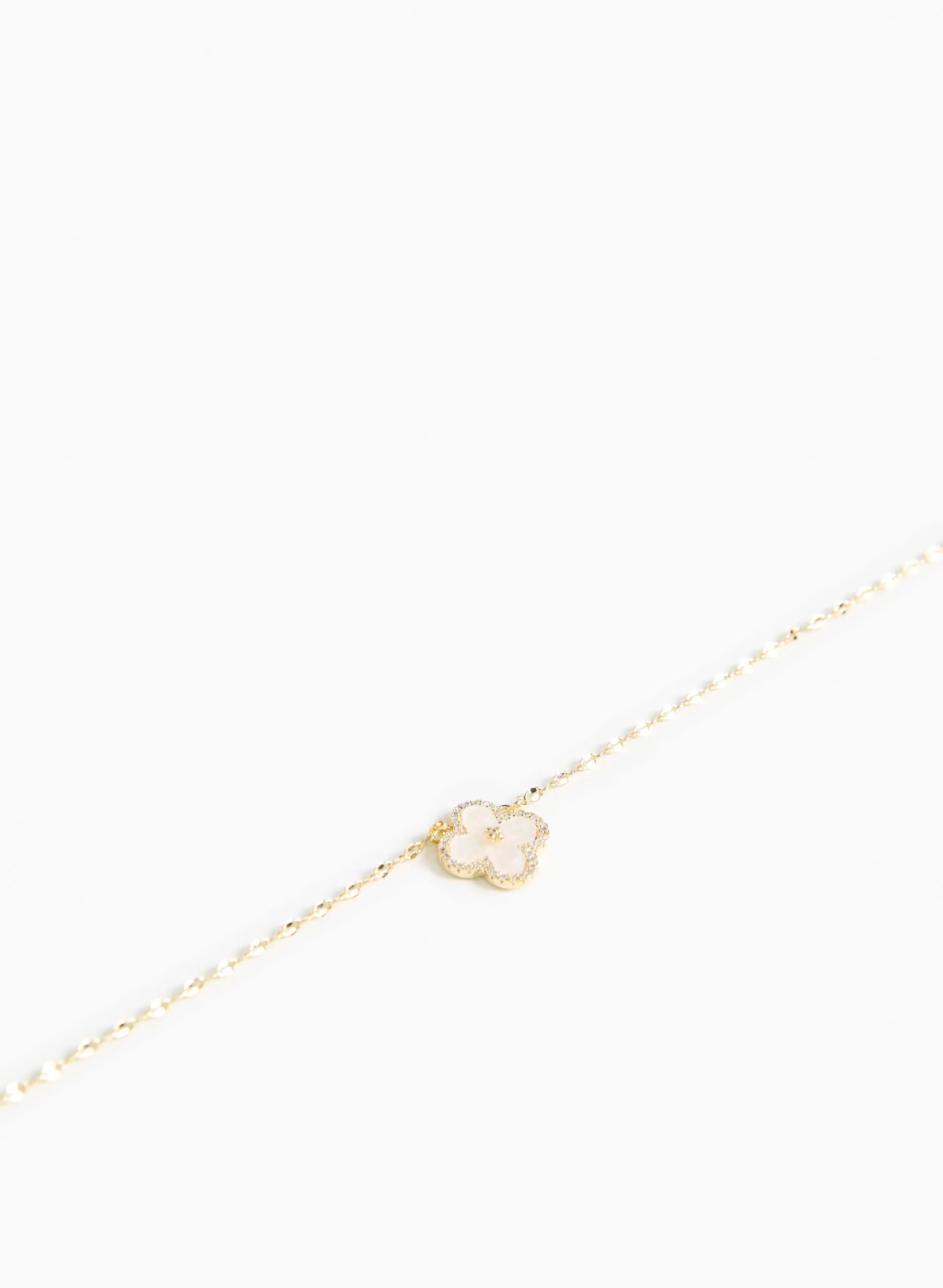 Clover Pendant Necklace sold by Laura product image thumbnail 3