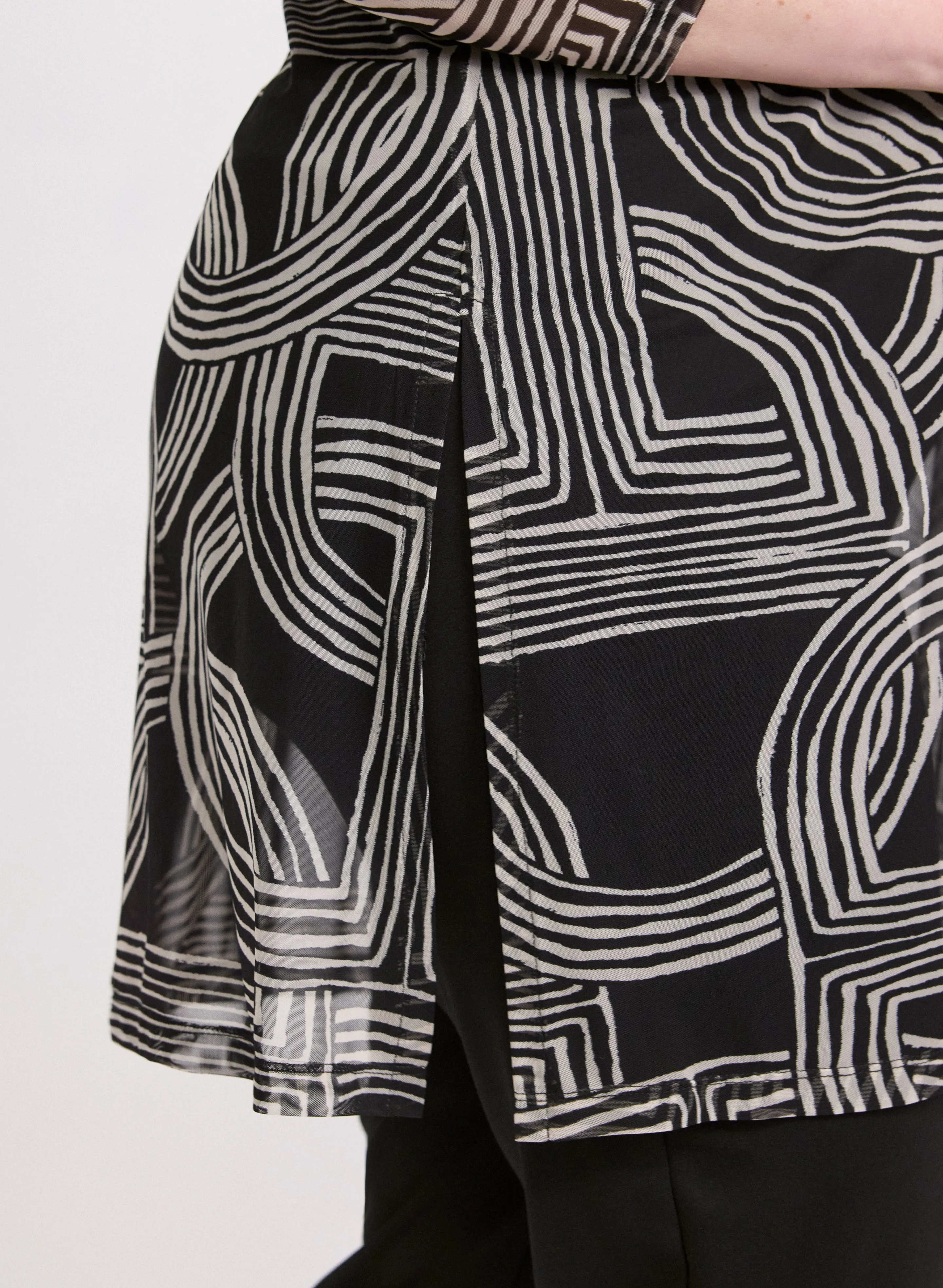 Geometric Mesh Cover-Up sold by Laura product image thumbnail 5