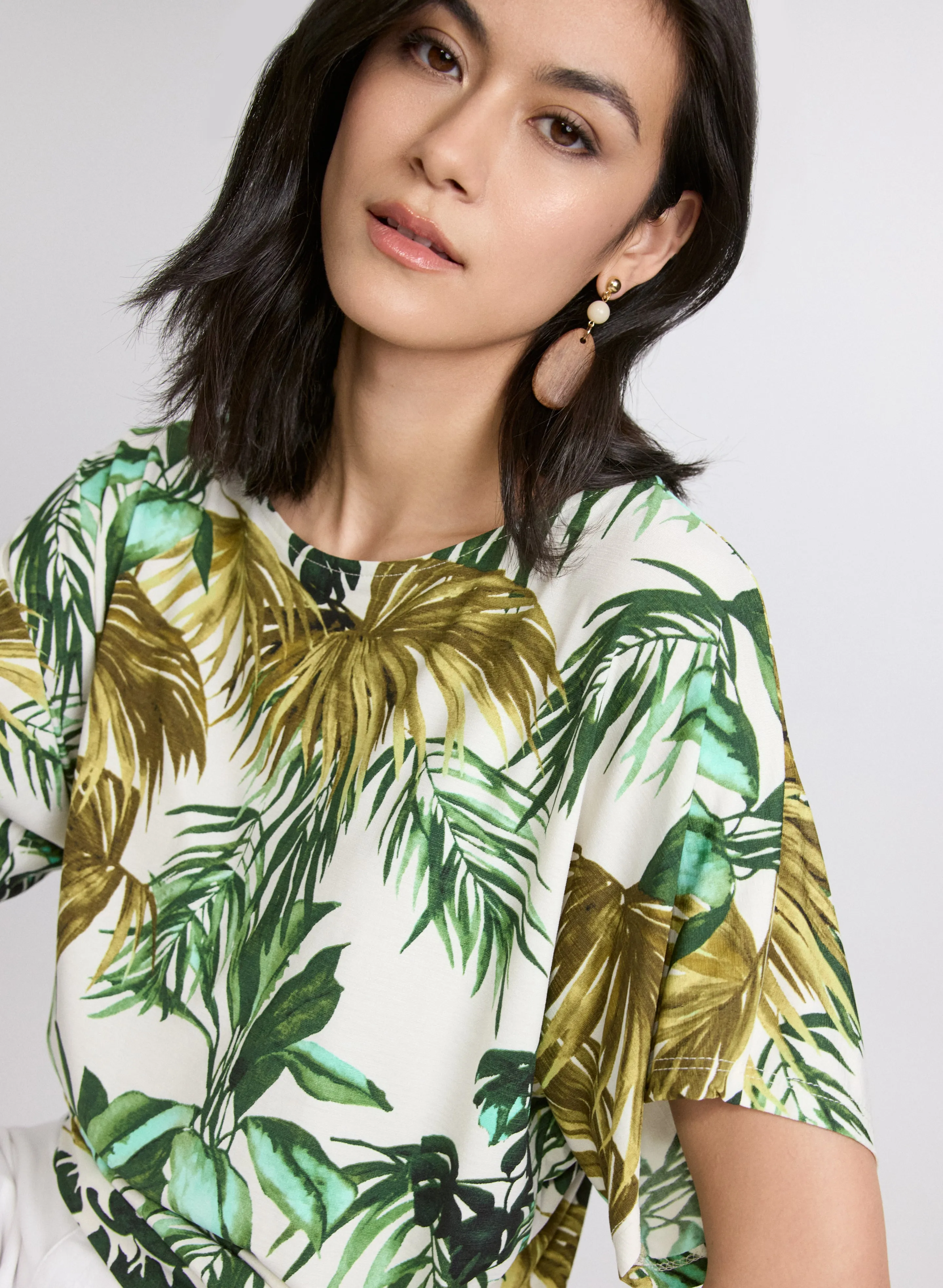 Tropical Print Top sold by Laura product image thumbnail 5