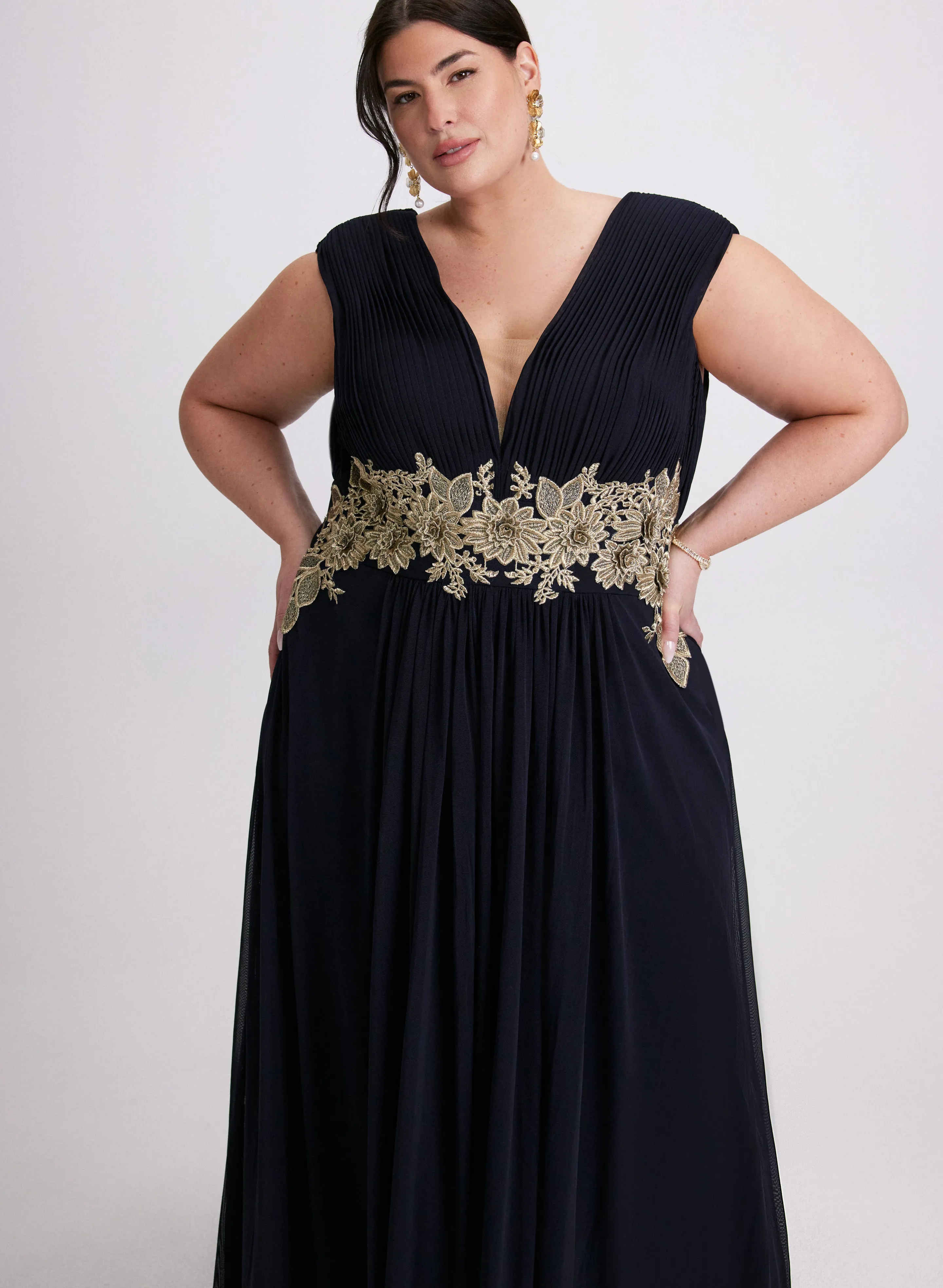 Embroidered Appliqué Dress sold by Laura product image thumbnail 5