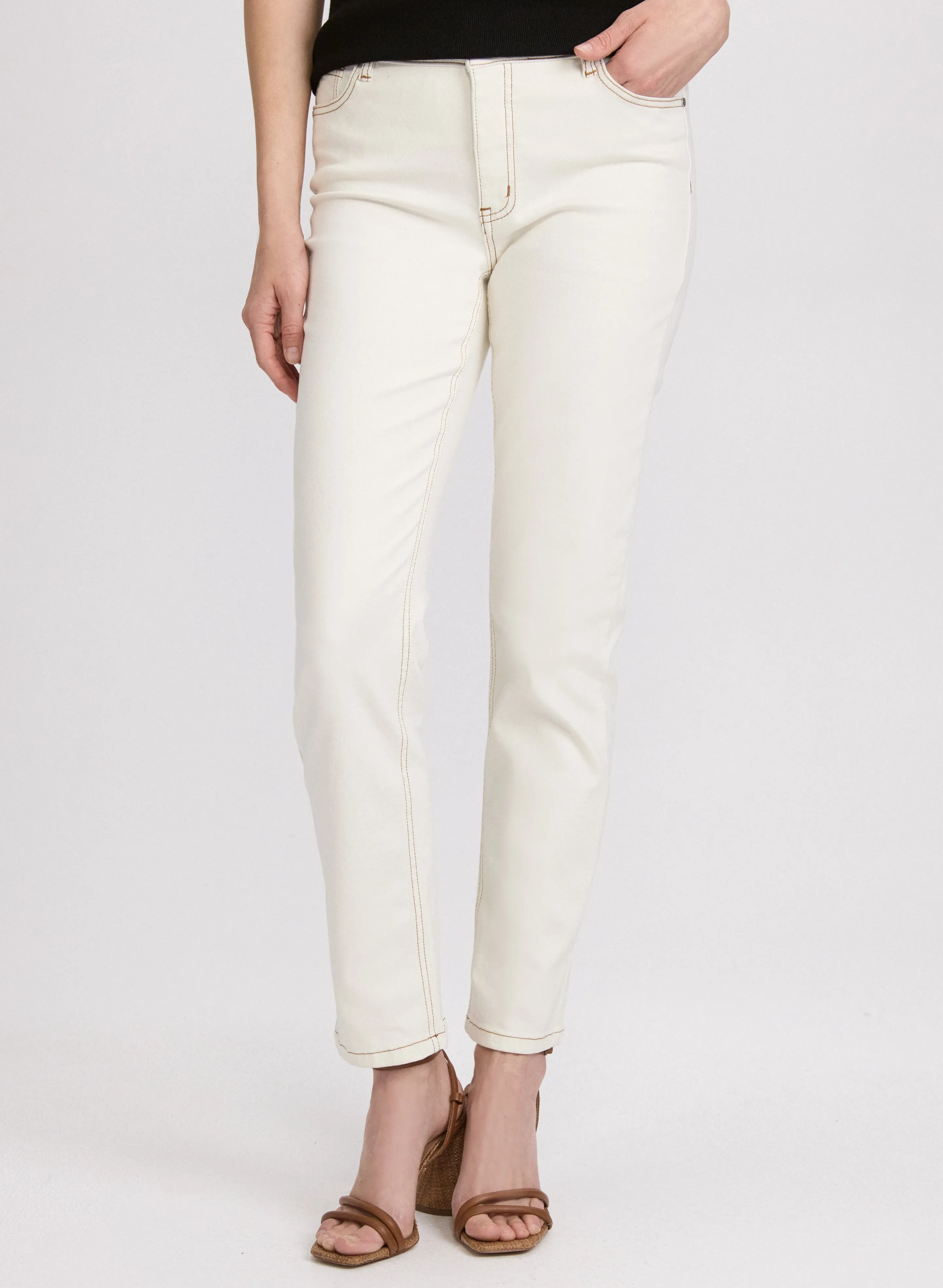 Straight-Leg Jeans sold by Laura