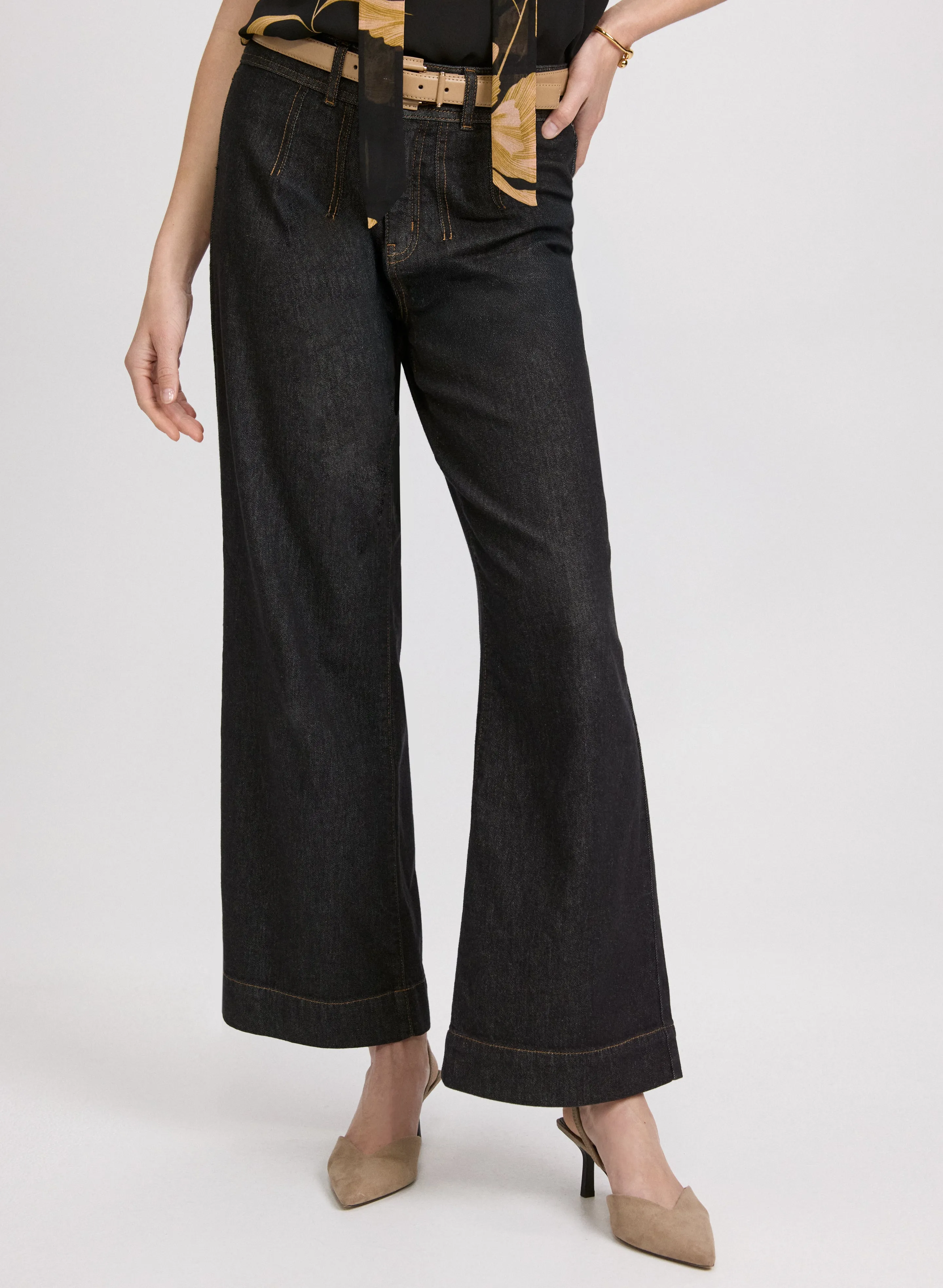 Wide-Leg Jeans sold by Laura