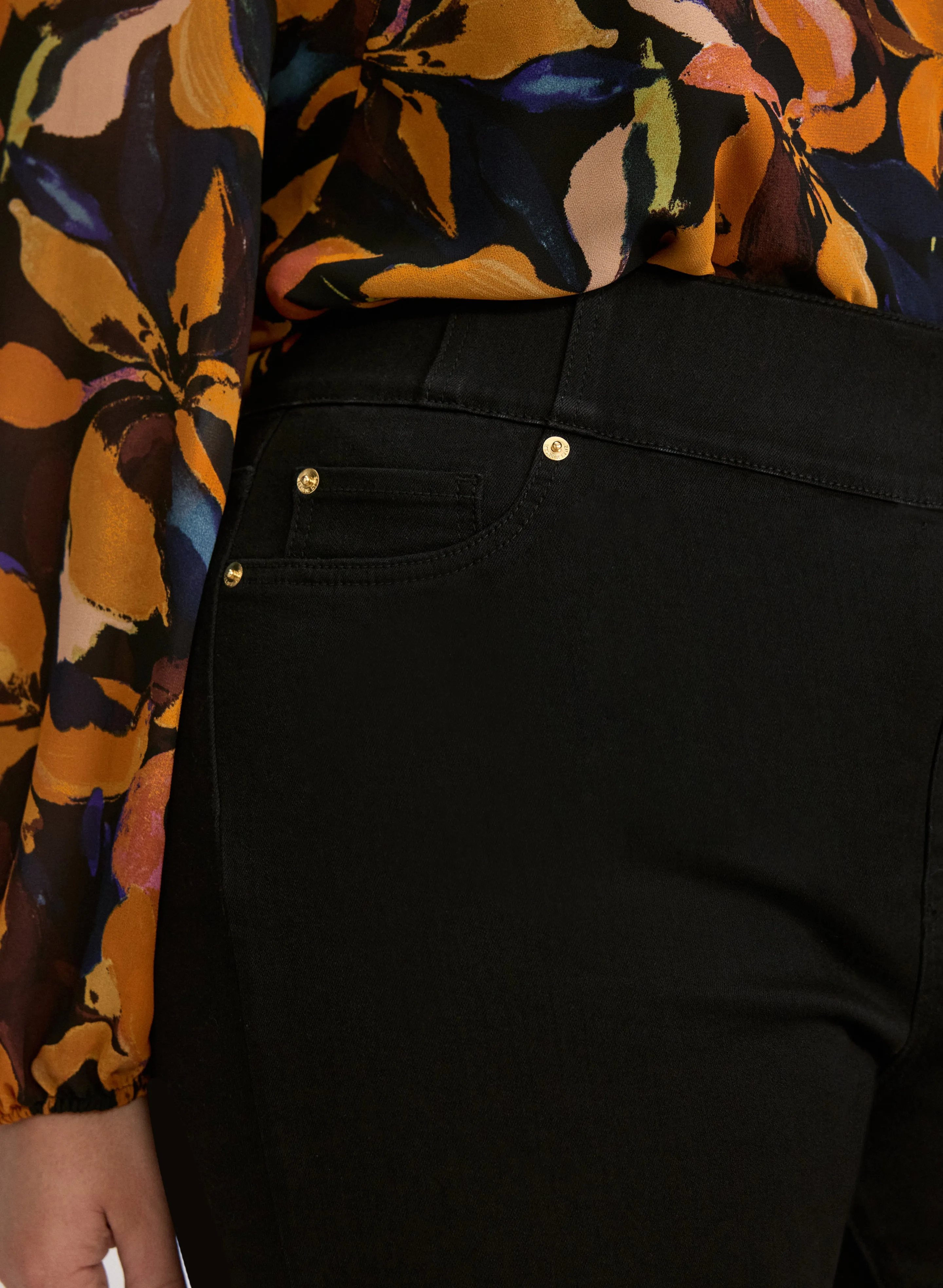 Pull-On Flare-Leg Jeans sold by Laura product image thumbnail 4