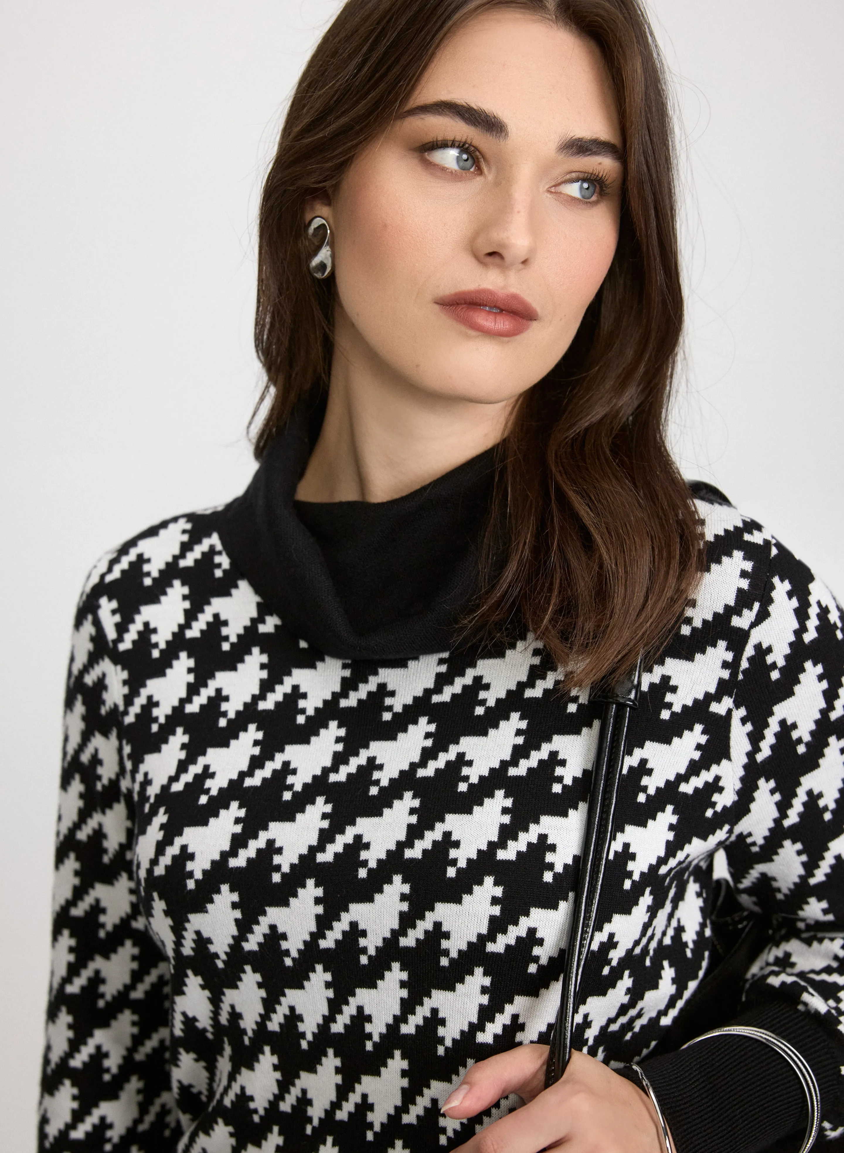 Houndstooth Sweater sold by Laura product image thumbnail 5