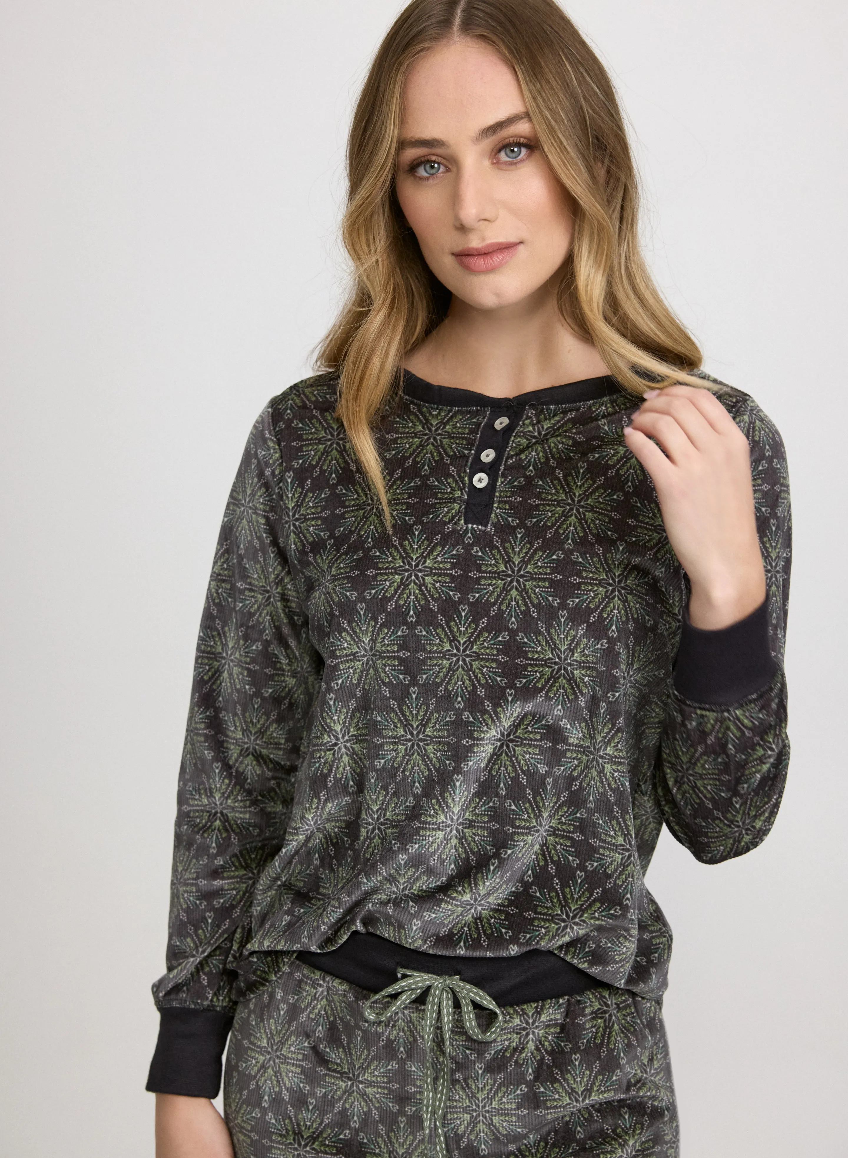 Snowflake Print Pyjama Set sold by Laura product image thumbnail 4