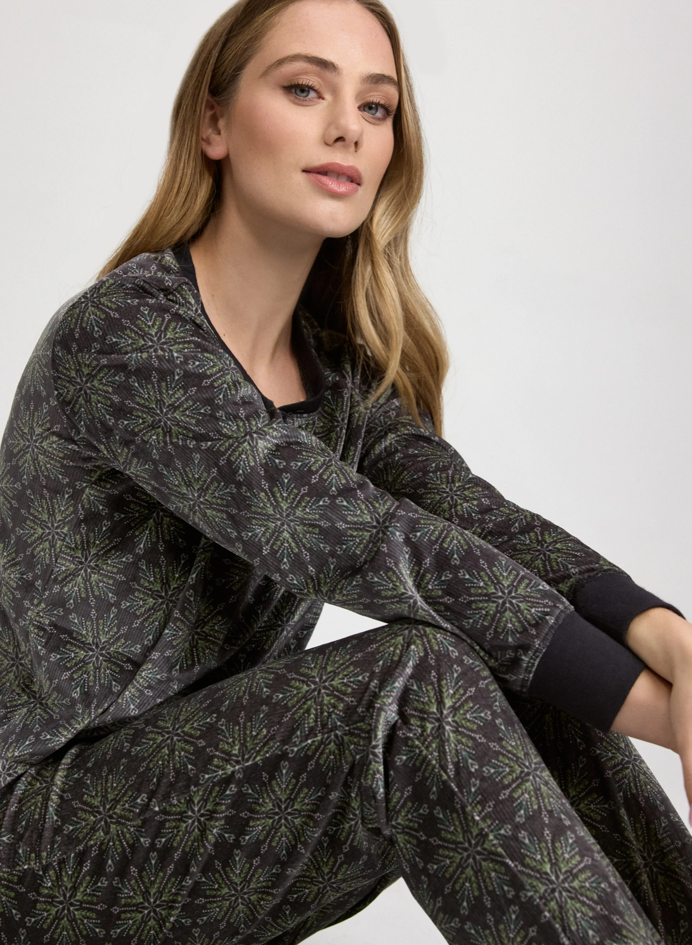 Snowflake Print Pyjama Set sold by Laura product image thumbnail 2