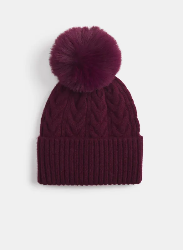 Pom-Pom Tuque sold by Laura