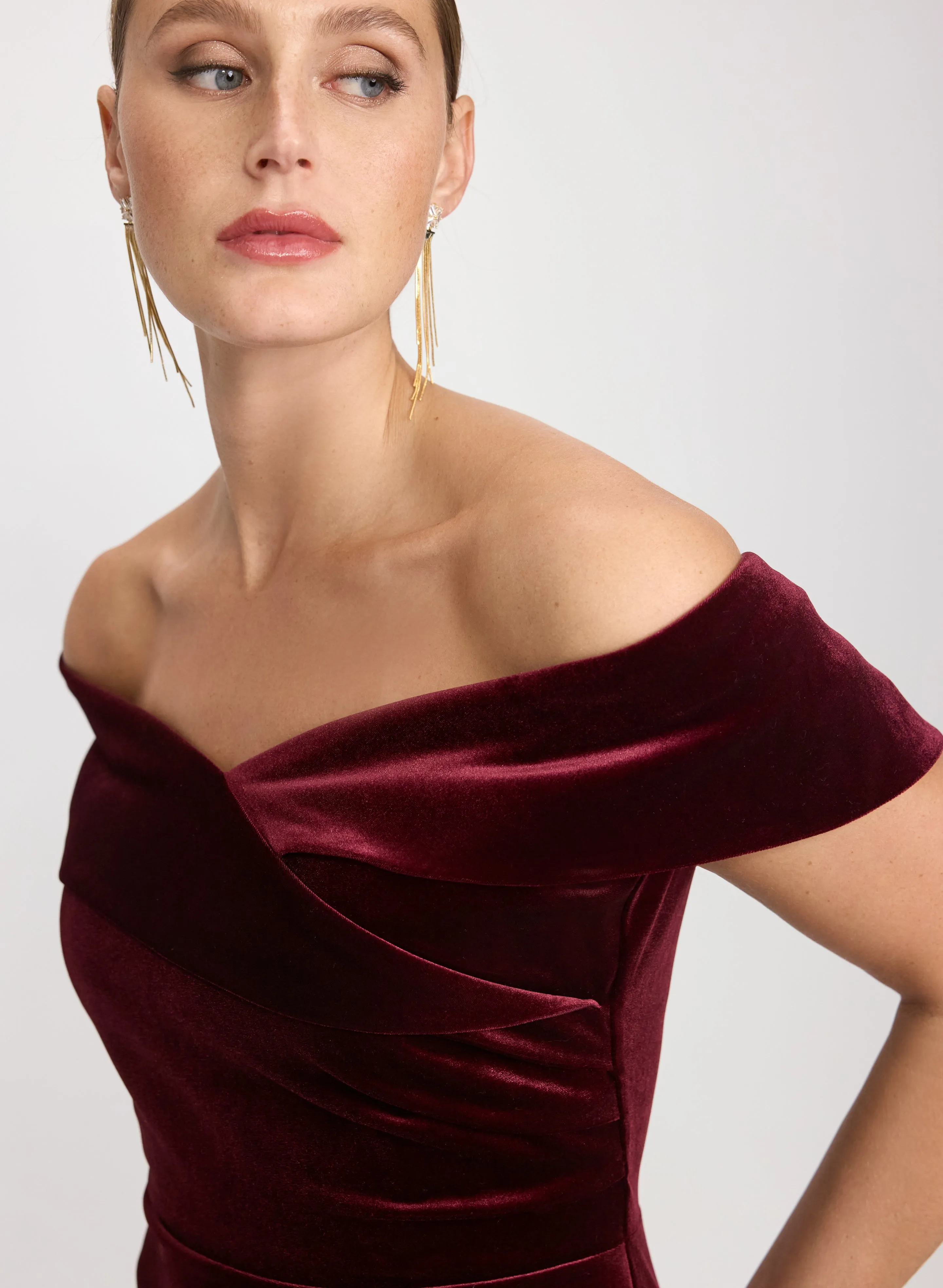 Off-The-Shoulder Velvet Dress sold by Laura product image thumbnail 3