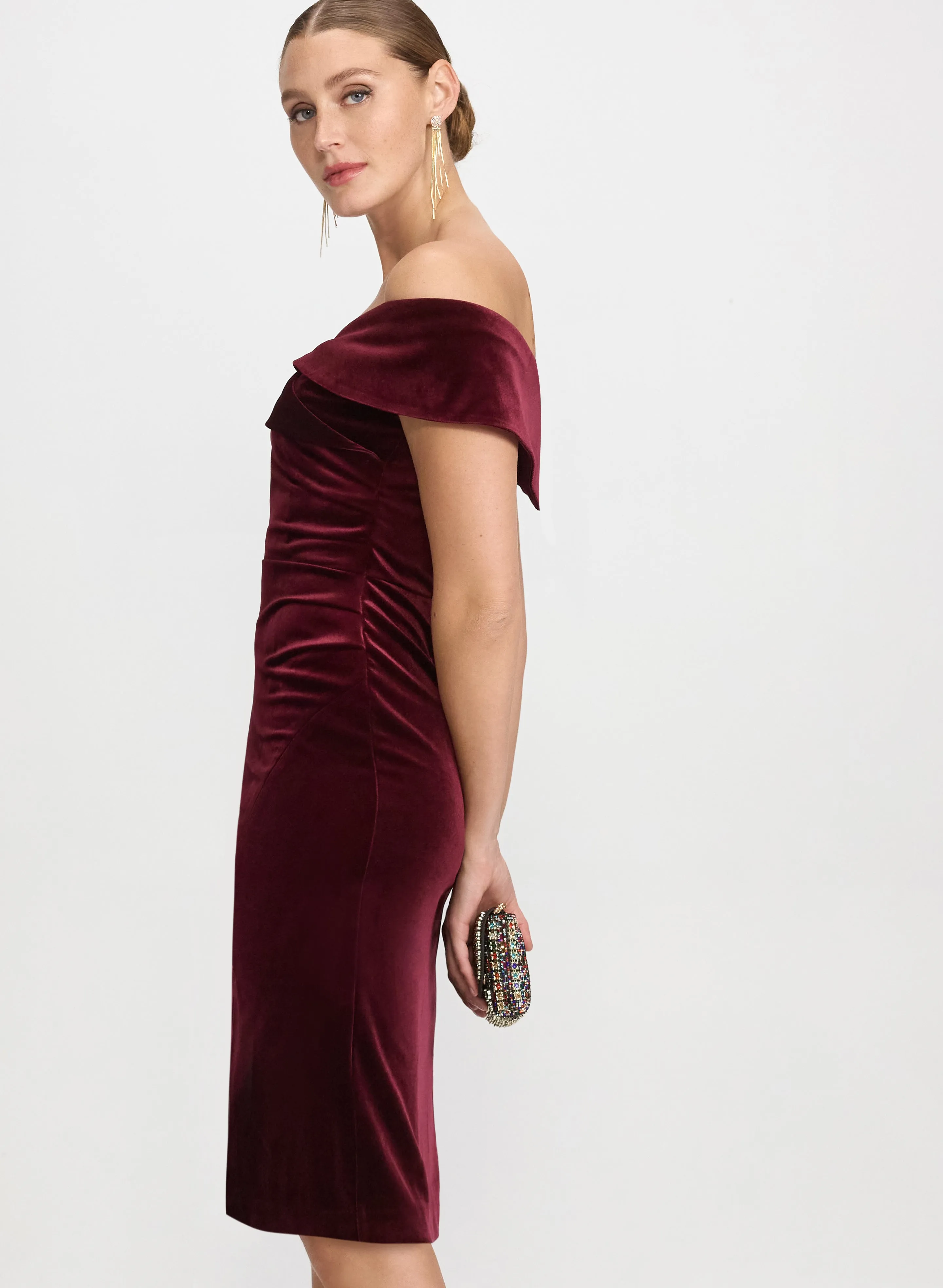 Off-The-Shoulder Velvet Dress sold by Laura product image thumbnail 2