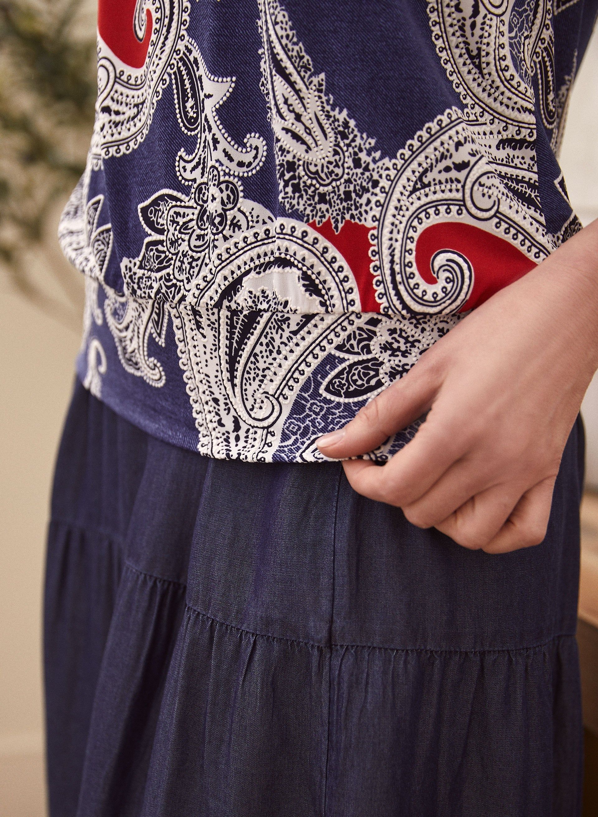 Paisley Print Sleeveless Top sold by Laura product image thumbnail 2