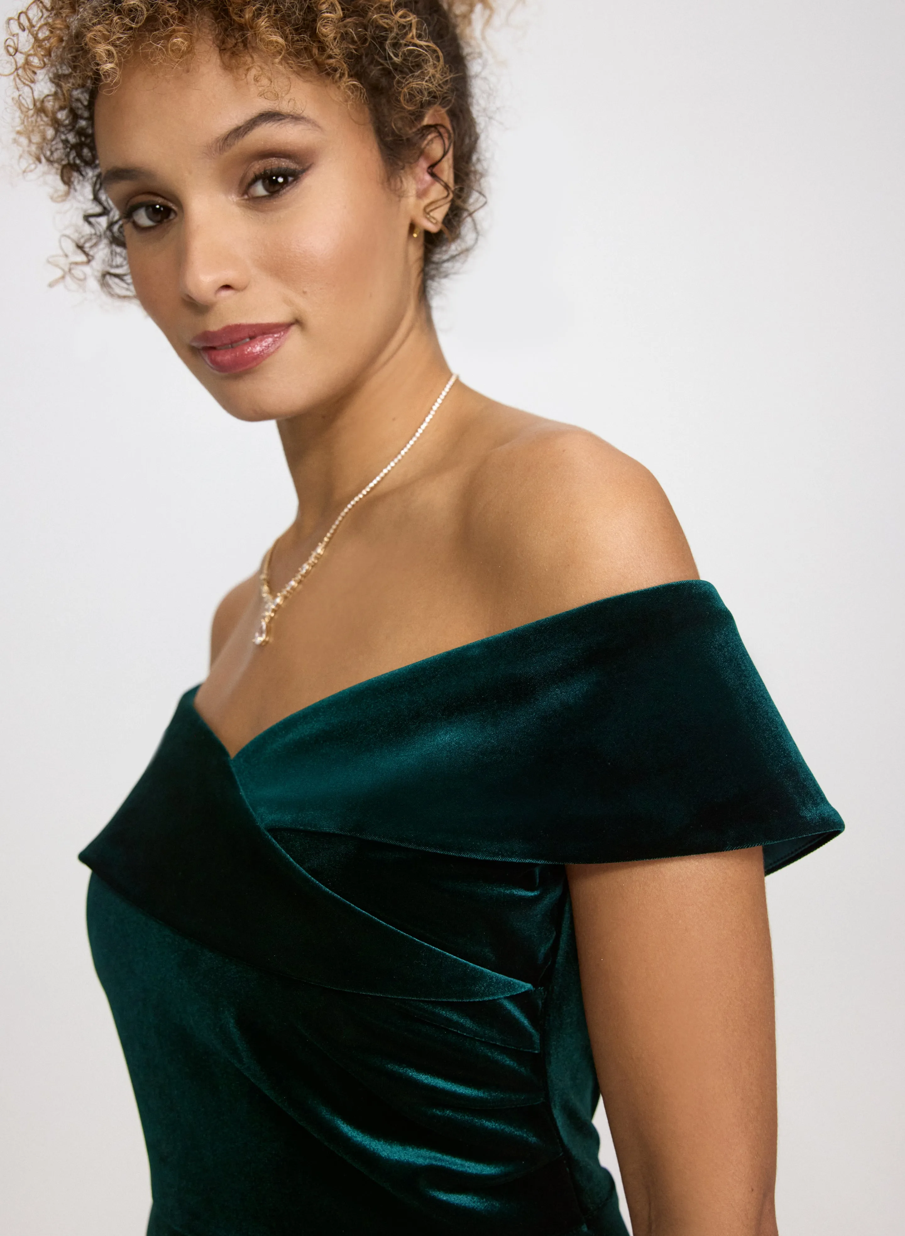 Off-The-Shoulder Velvet Dress sold by Laura product image thumbnail 5