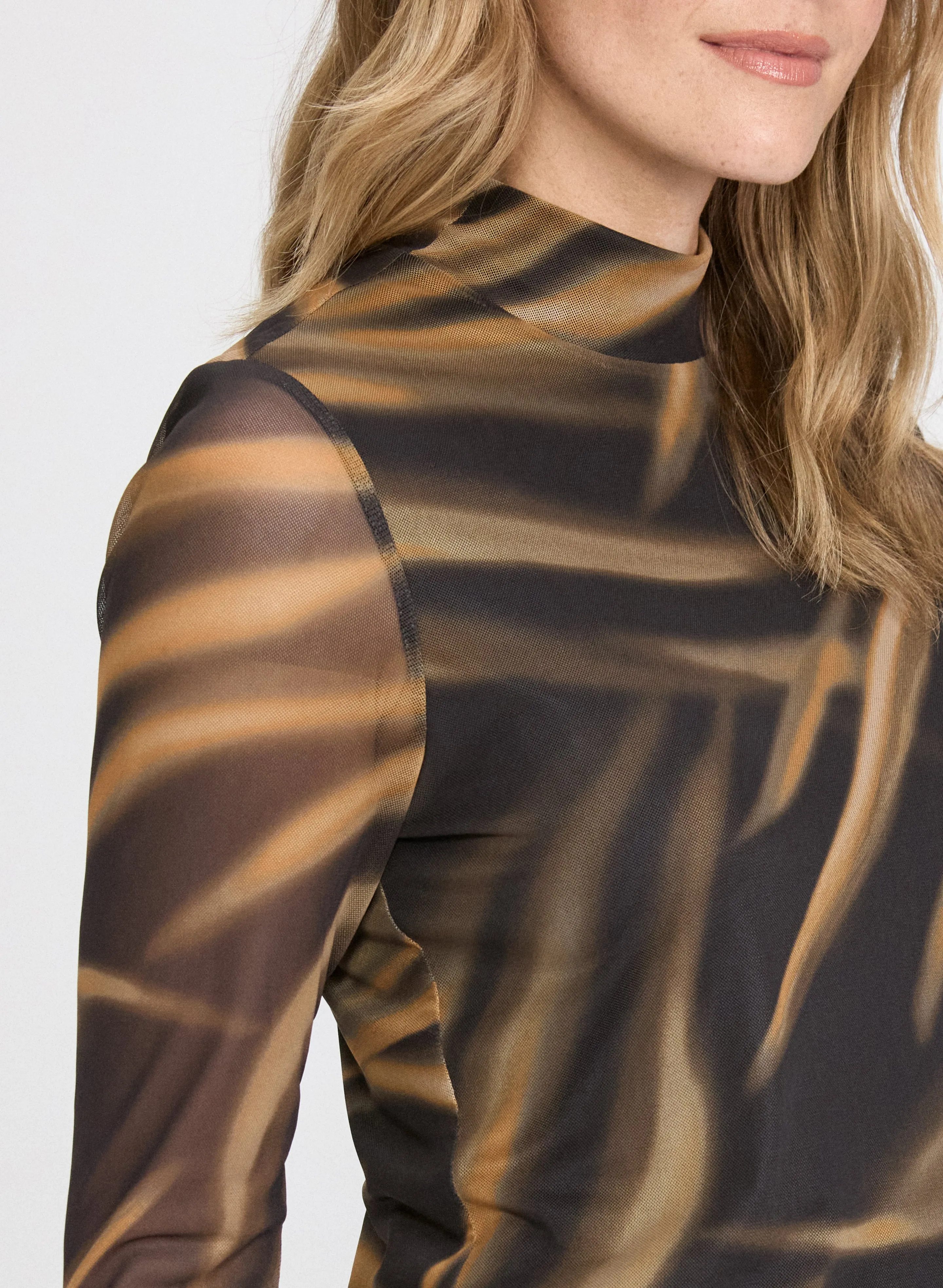 Abstract Mesh Top sold by Laura product image thumbnail 4