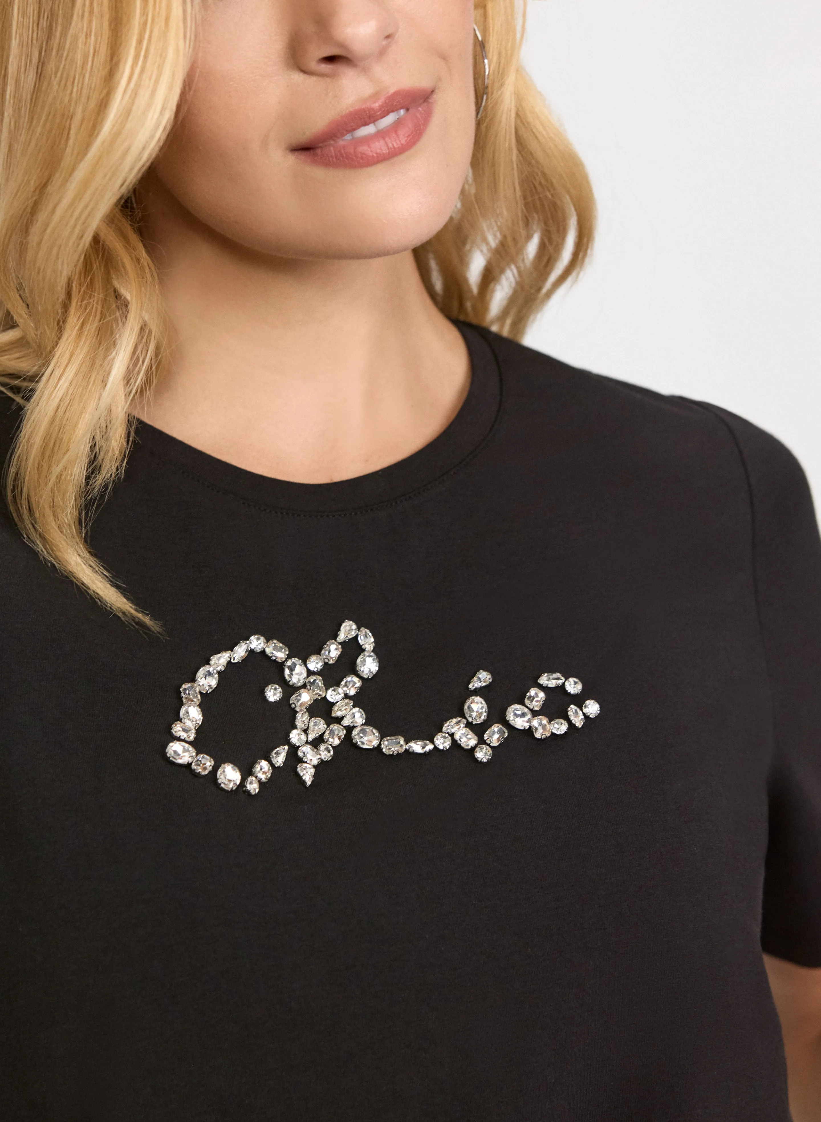 Chic Logo T-Shirt sold by Laura product image thumbnail 2