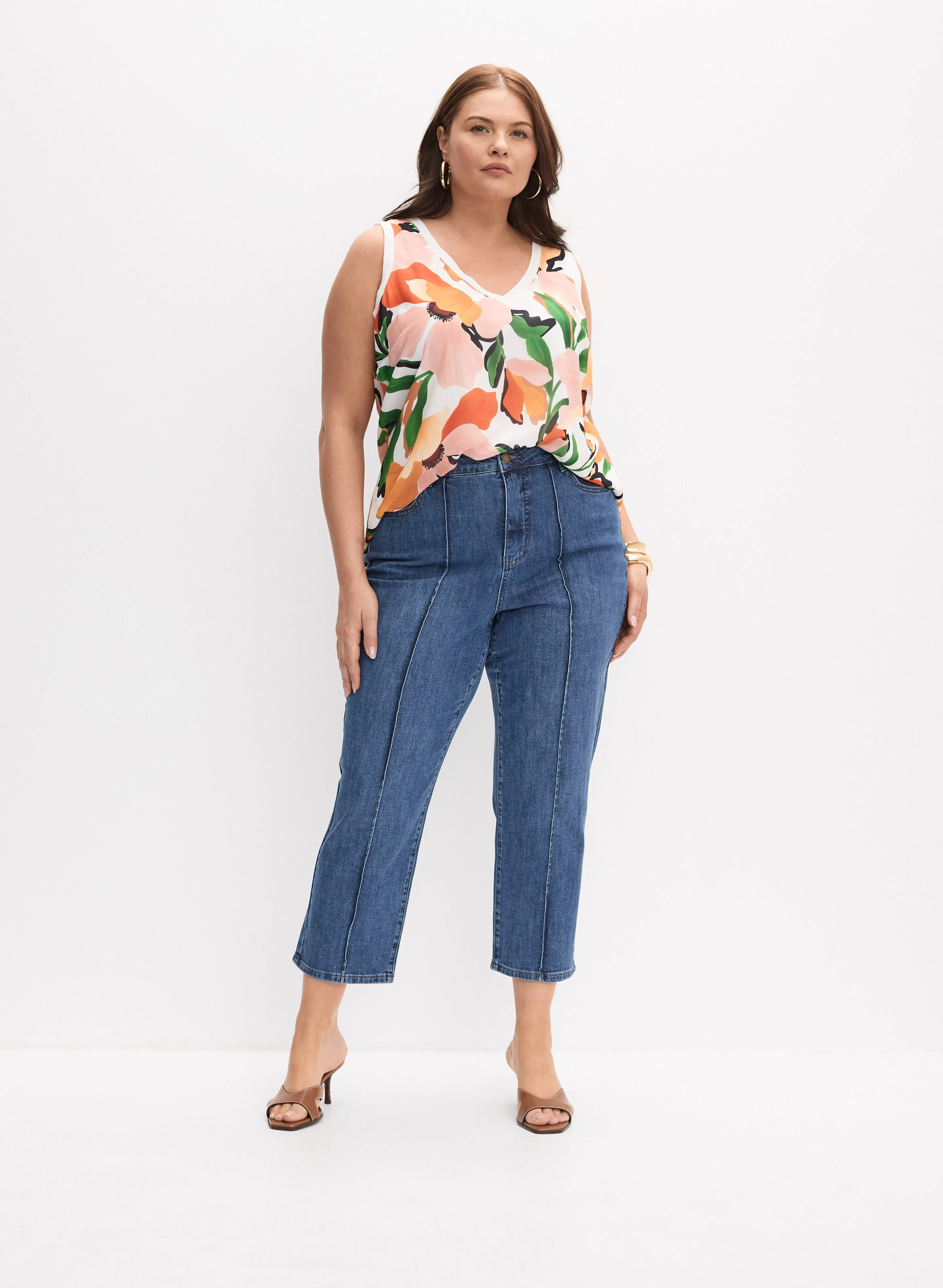 Melanie Lyne - Sleeveless Floral Blouse sold by Laura product image thumbnail 3