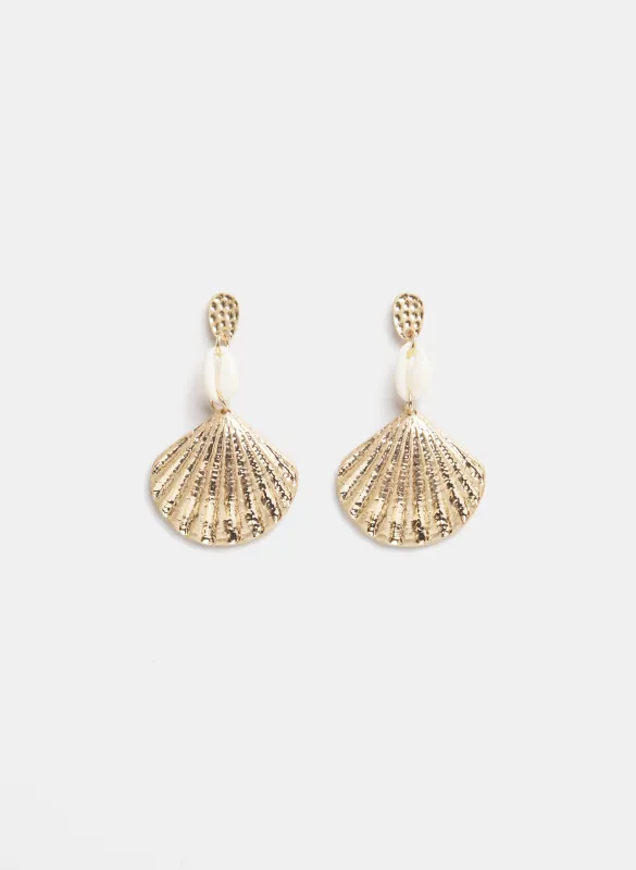 Tiered Shell Earrings made by Laura