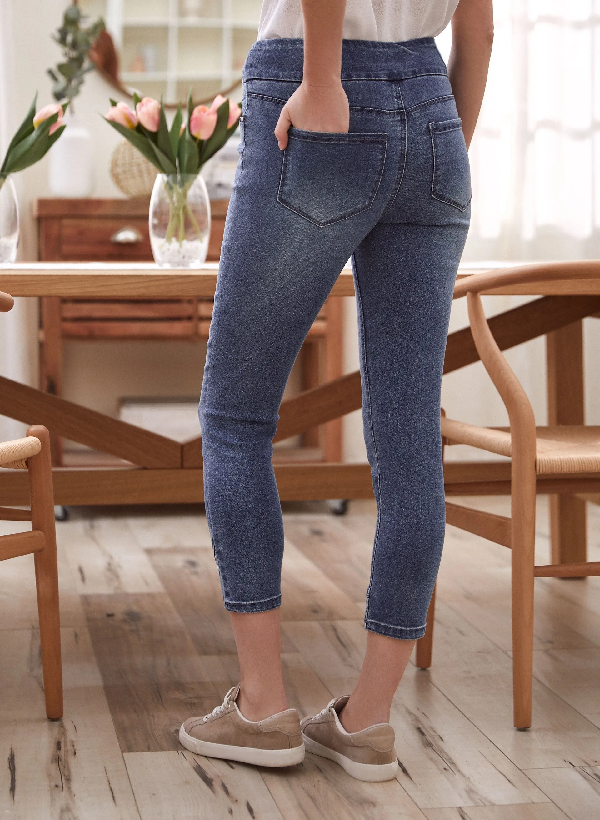 Embroidery Detail Pull-On Denim Capris sold by Laura product image thumbnail 4