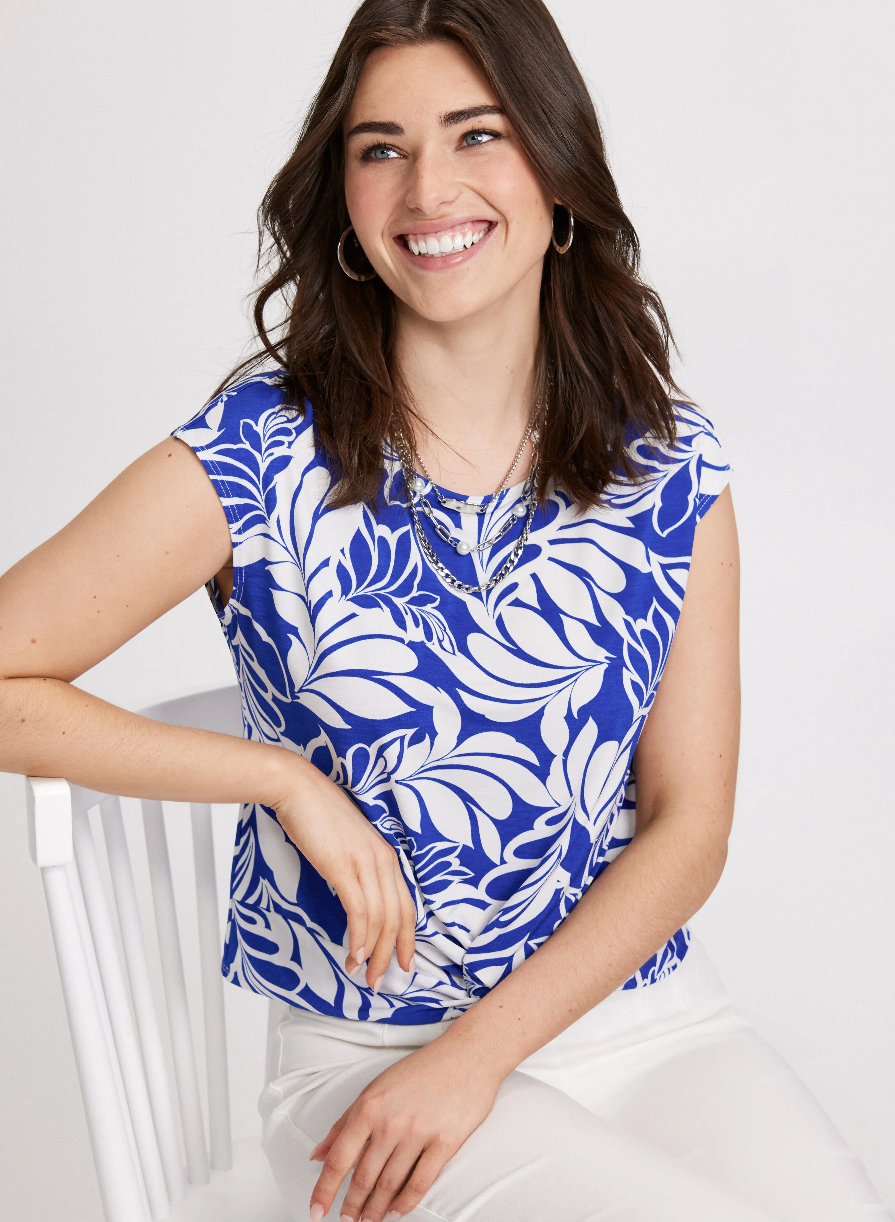 Front Knot Printed Top sold by Laura product image thumbnail 2