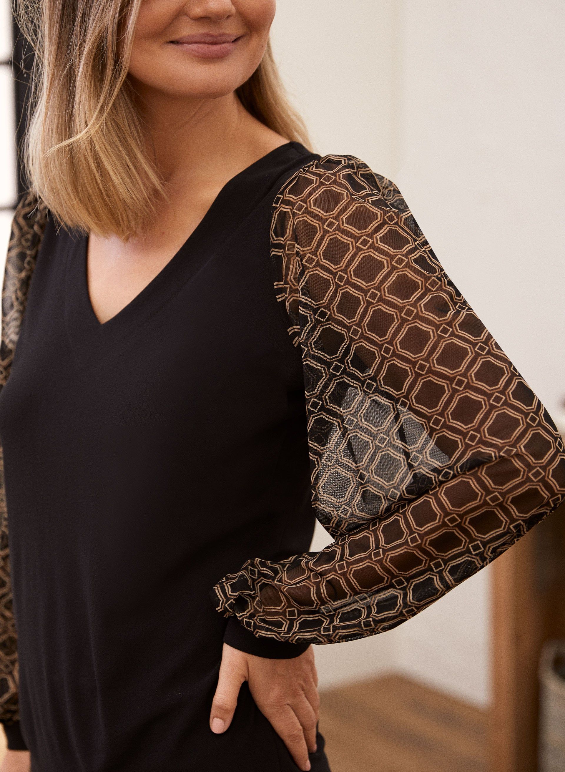 Geometric Print Balloon Sleeve Top sold by Laura product image thumbnail 2