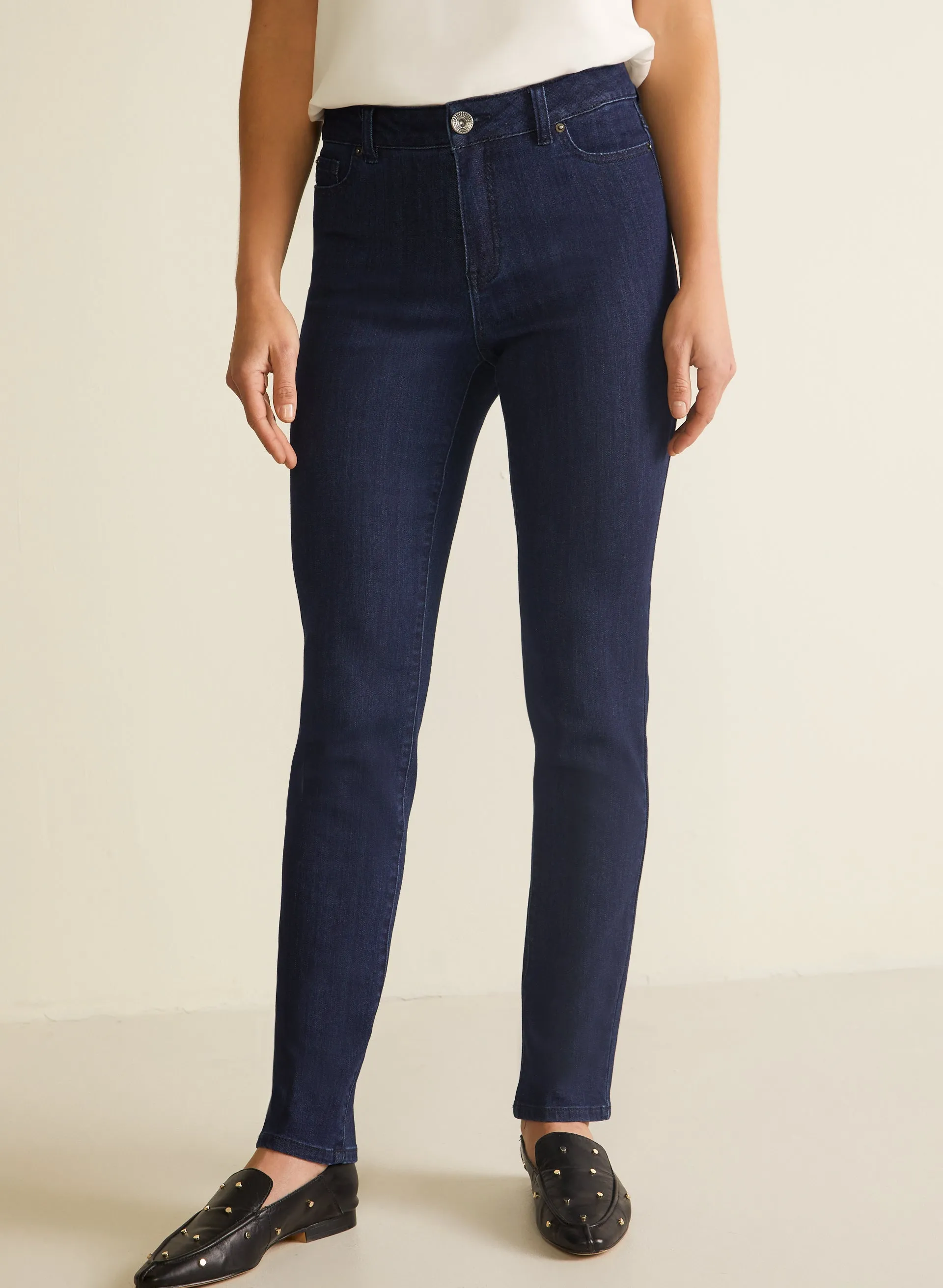 Straight Leg Jeans sold by Laura