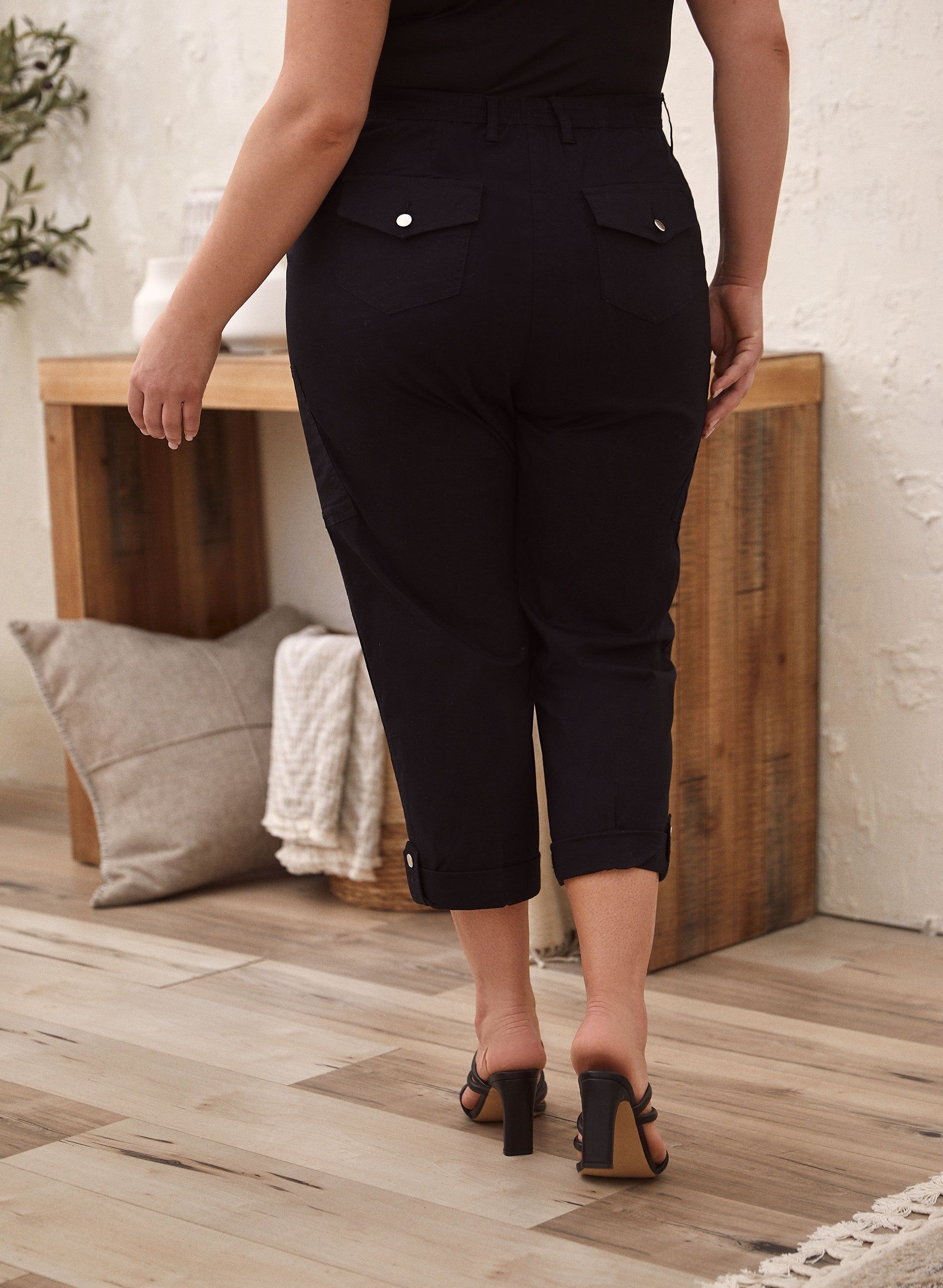 Zipper Detail Cargo Capris sold by Laura product image thumbnail 2