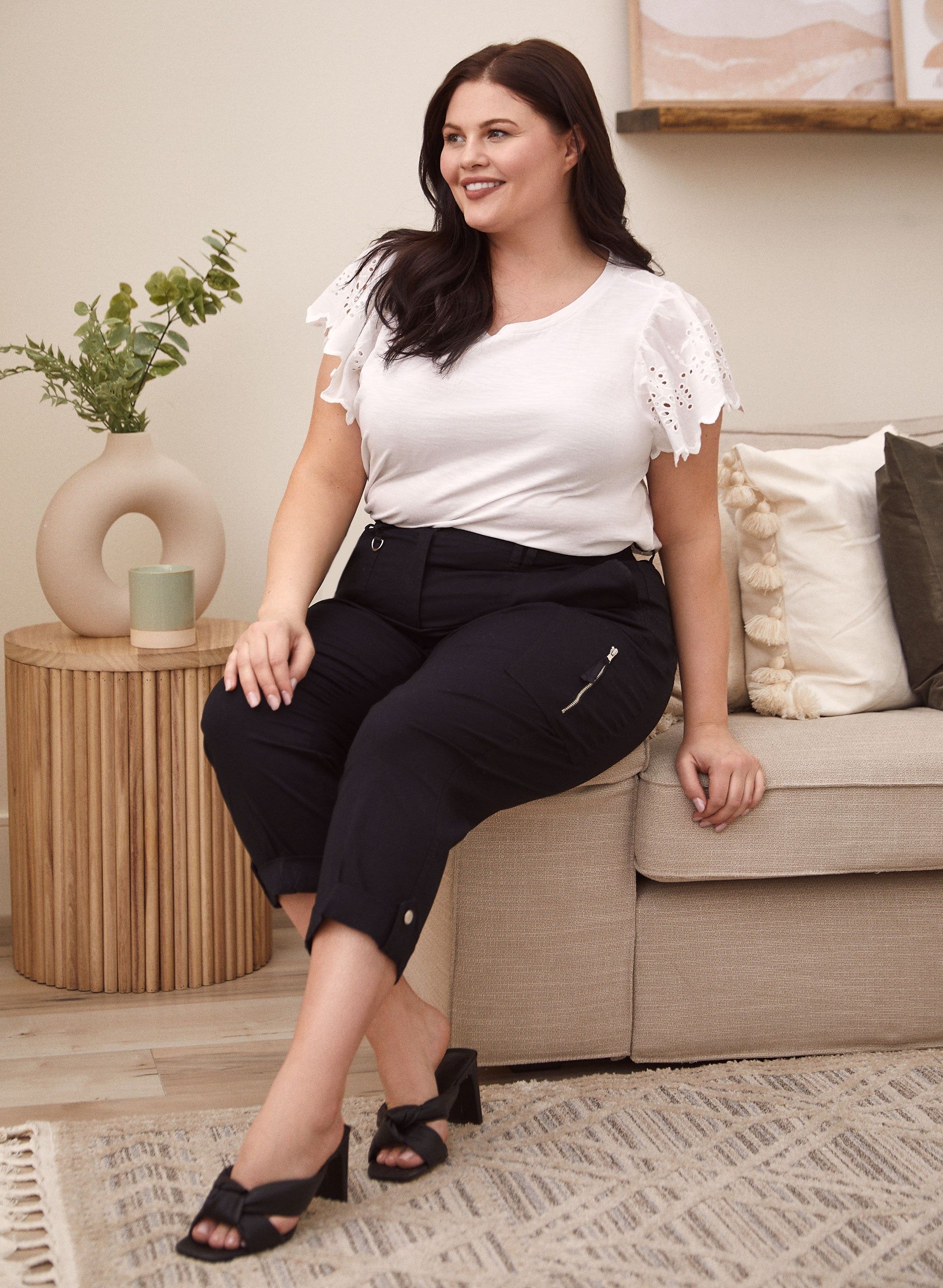 Zipper Detail Cargo Capris sold by Laura product image thumbnail 3