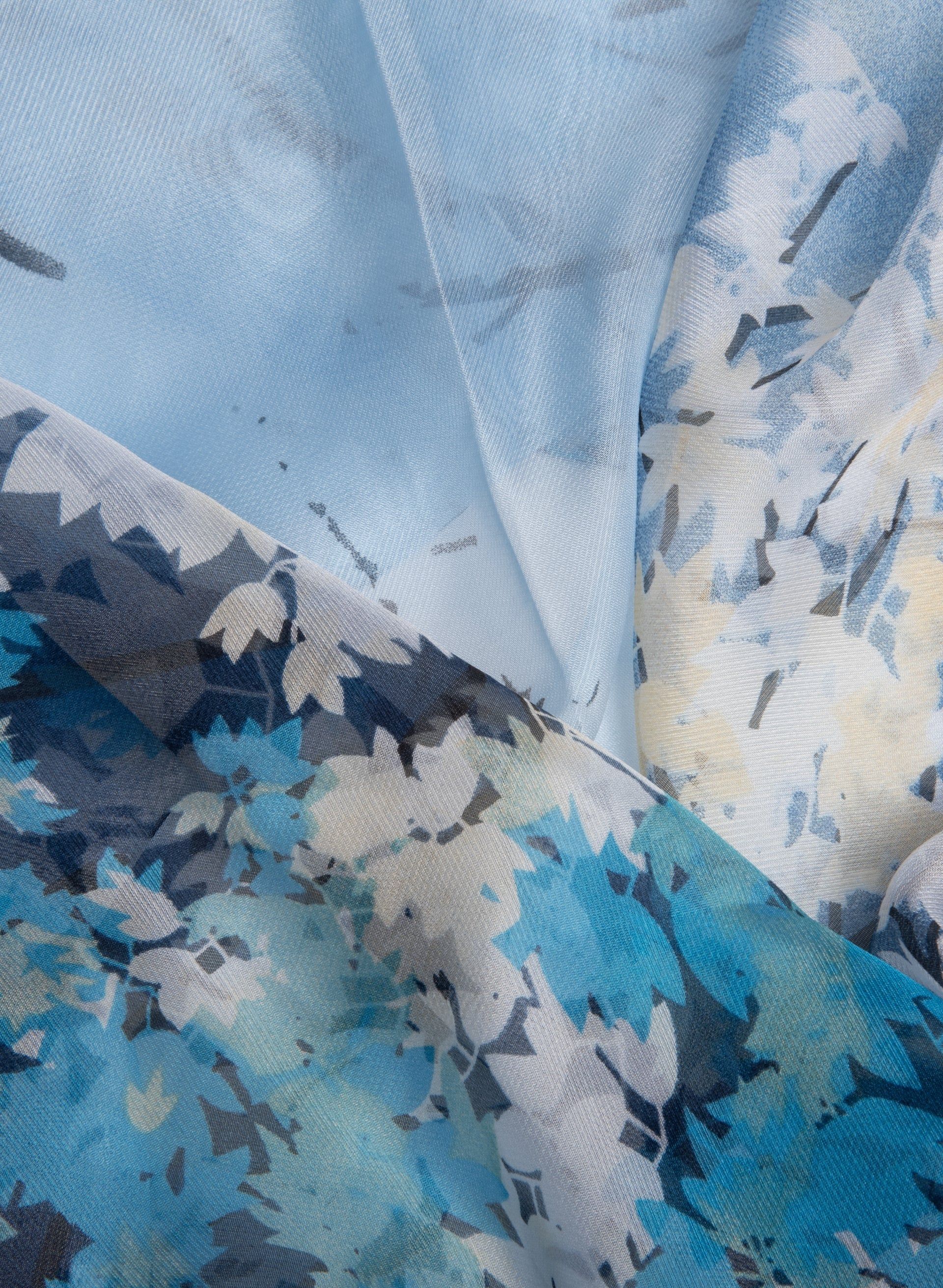 Abstract Leaf Motif Scarf sold by Laura product image thumbnail 2