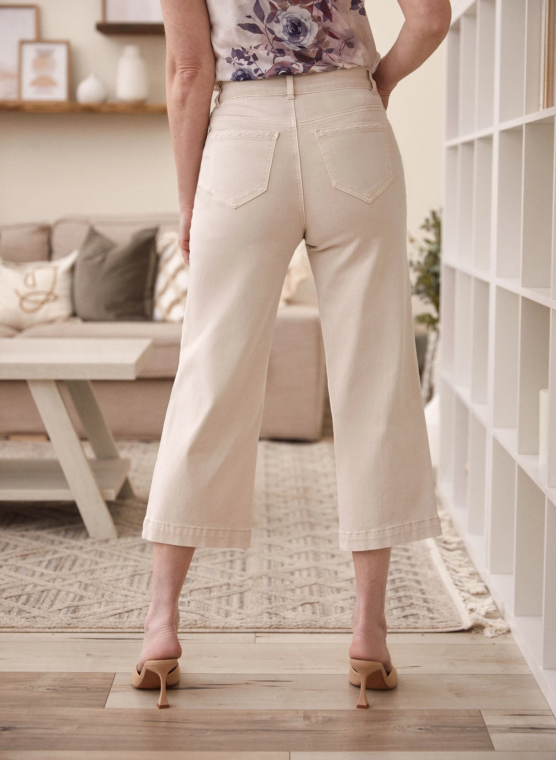 Signature Fit Wide Leg Capris sold by Laura product image thumbnail 2