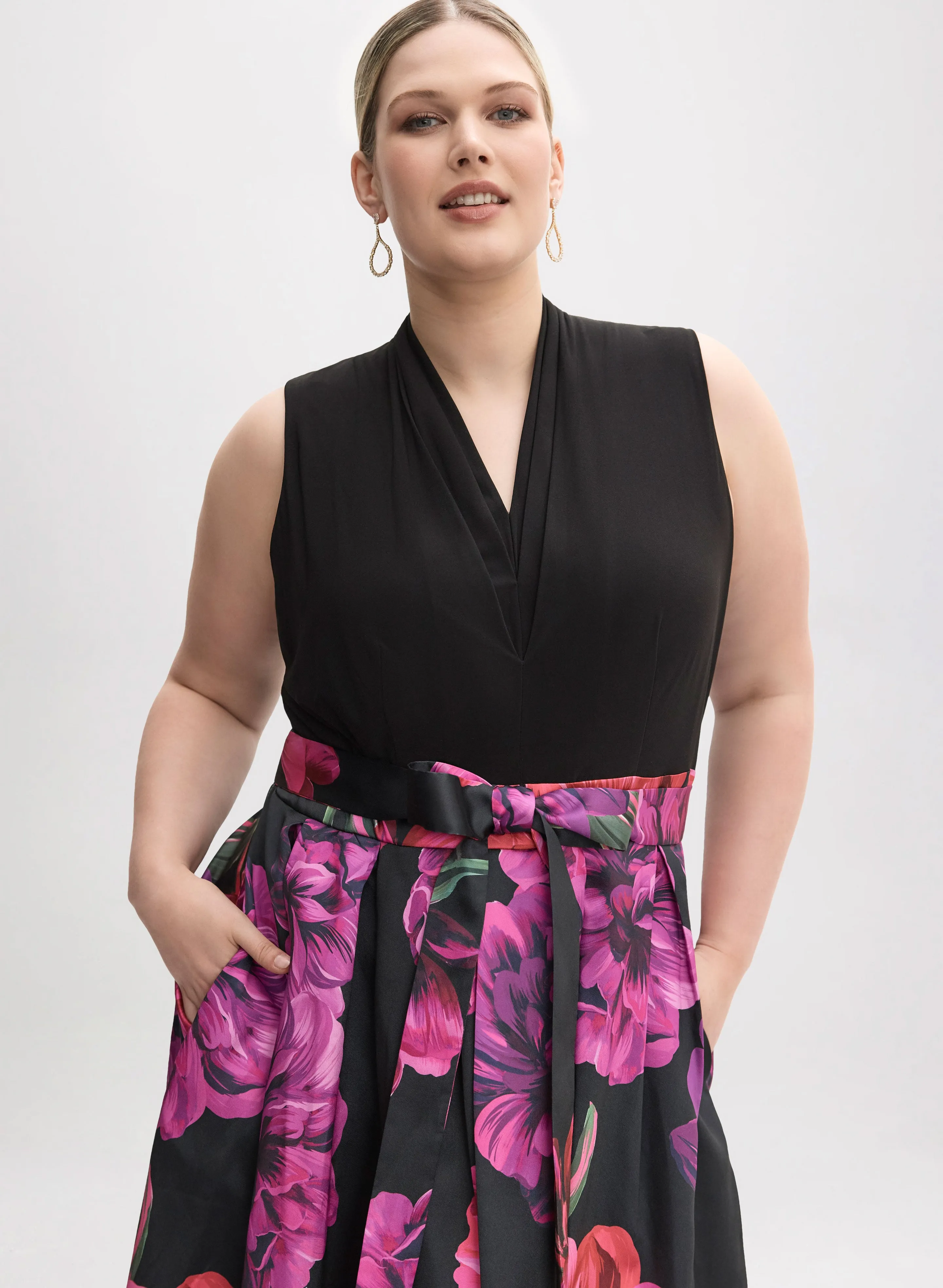 Sleeveless Floral Dress sold by Laura product image thumbnail 4