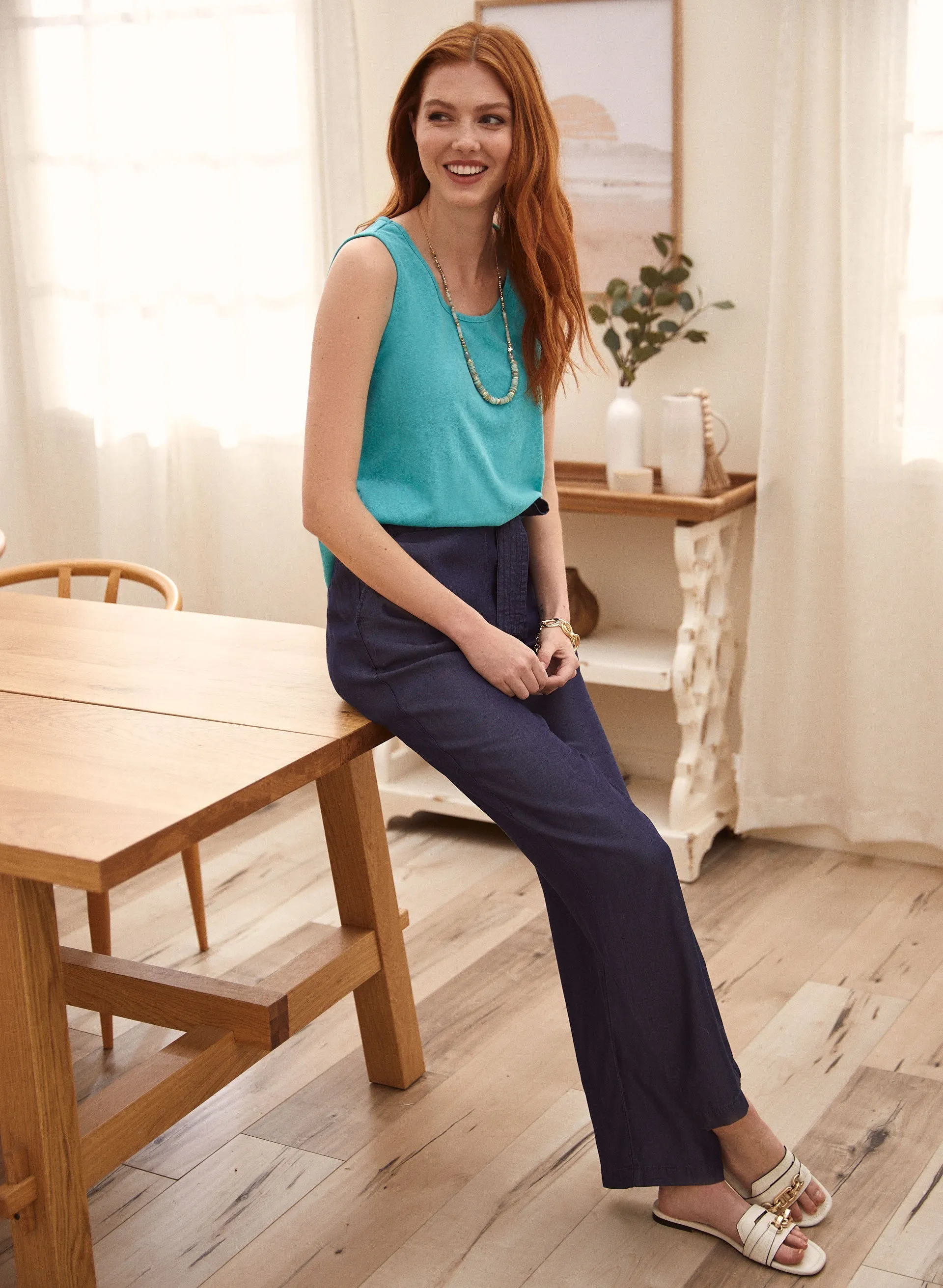 Sleeveless Scoop Neck Top sold by Laura product image thumbnail 3