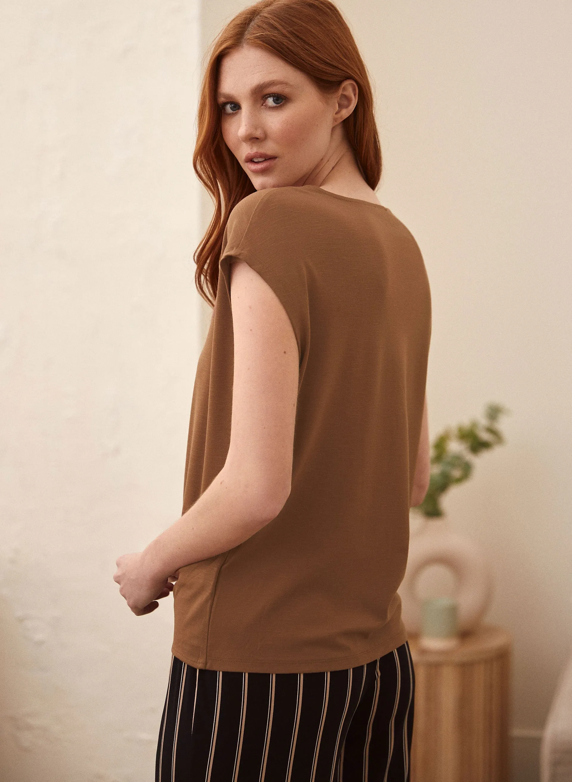 Front Tie Tee sold by Laura product image thumbnail 4