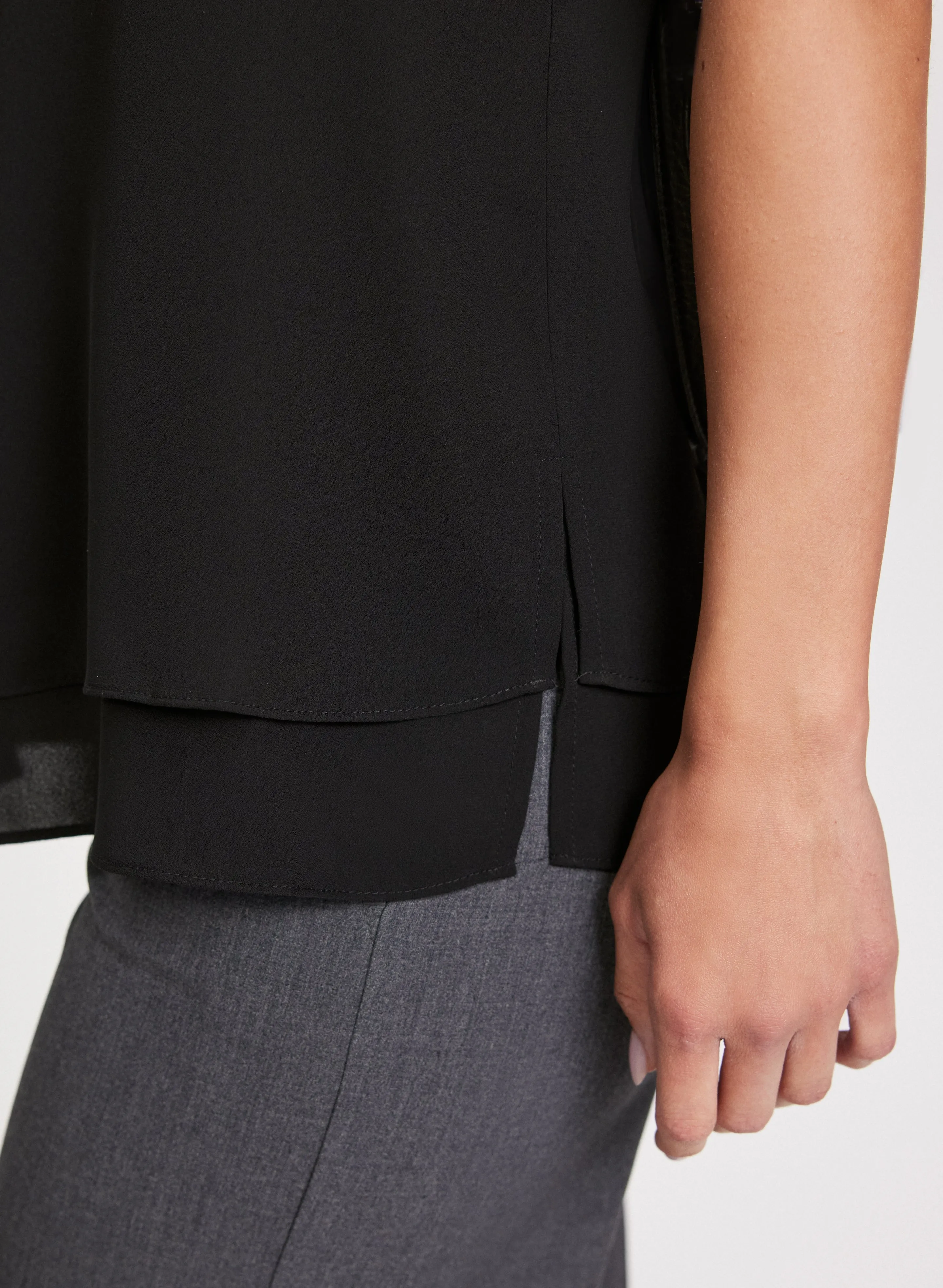 Essential Sleeveless Blouse sold by Laura product image thumbnail 5