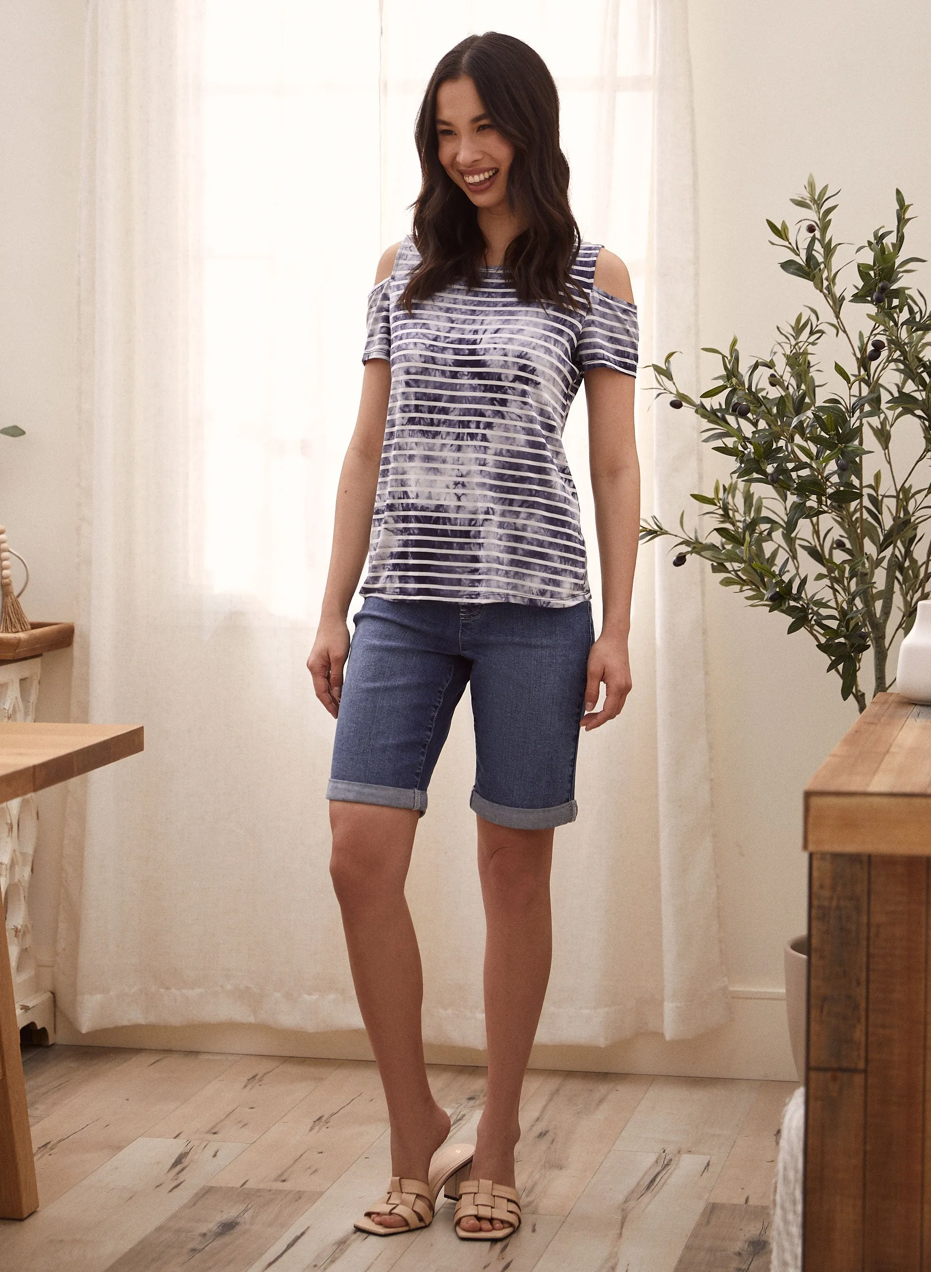 Cold Shoulder Scoop Neck Top sold by Laura product image thumbnail 3