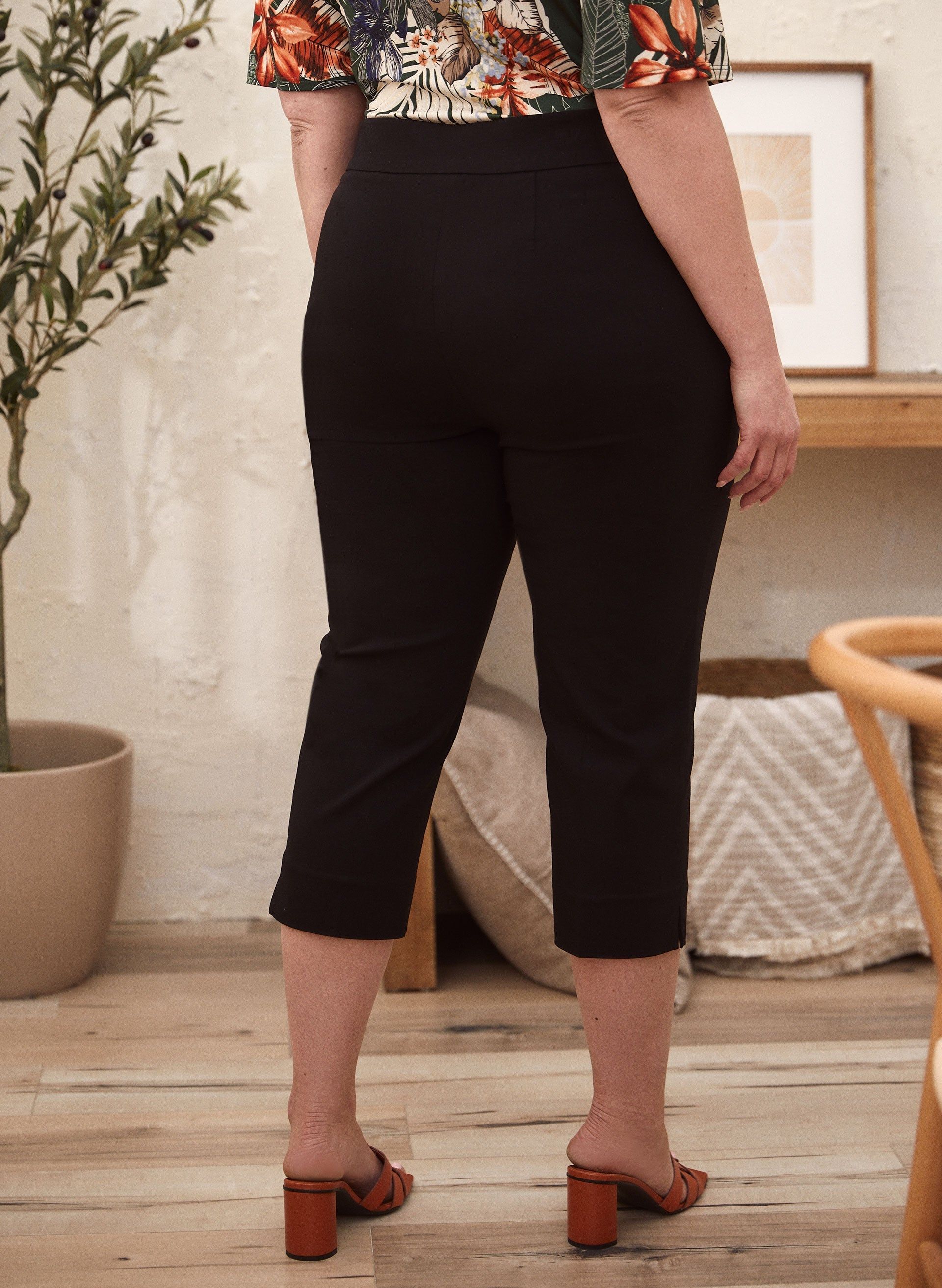Pull-On Capris sold by Laura product image thumbnail 4