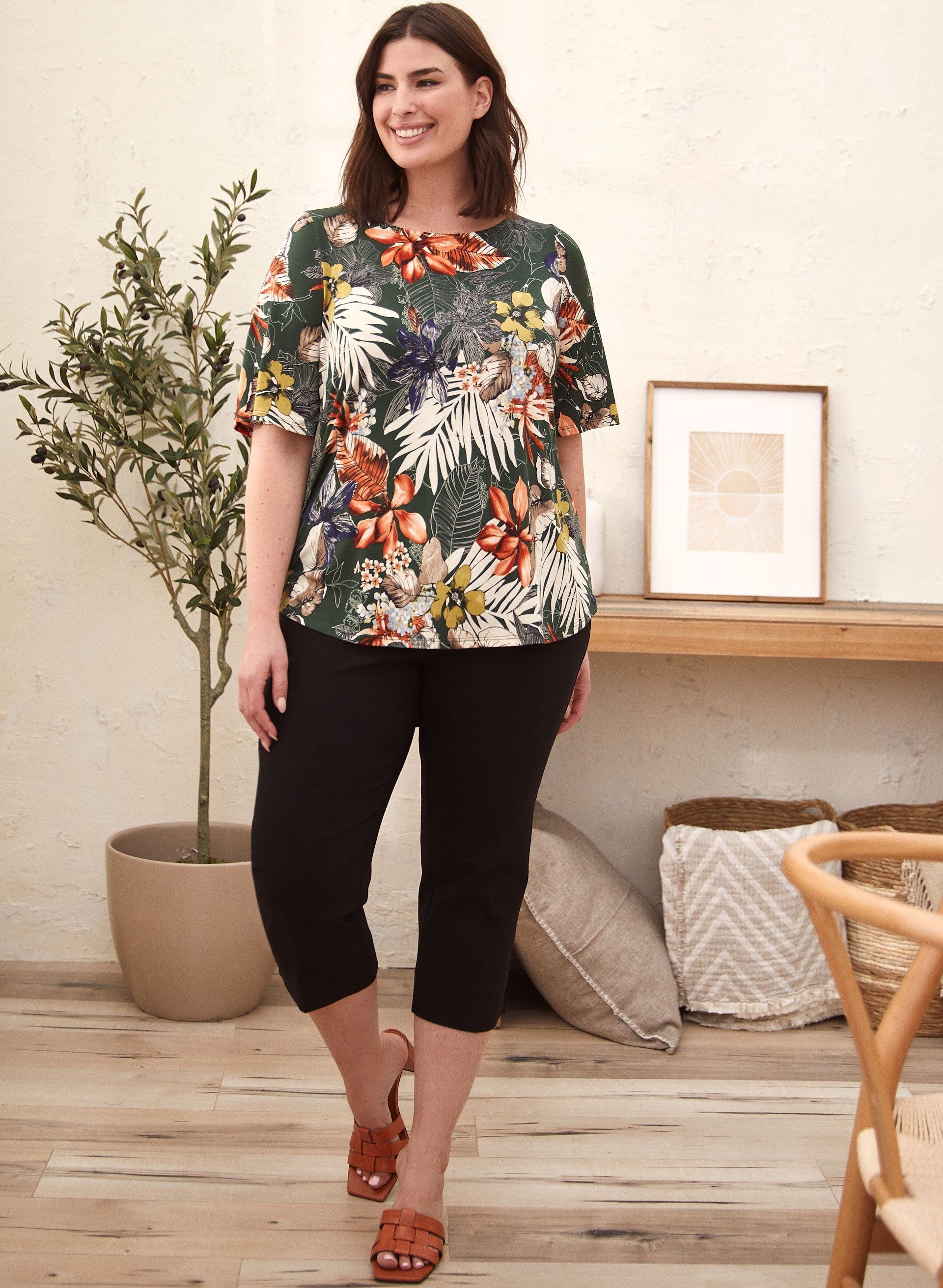 Pull-On Capris sold by Laura product image thumbnail 2