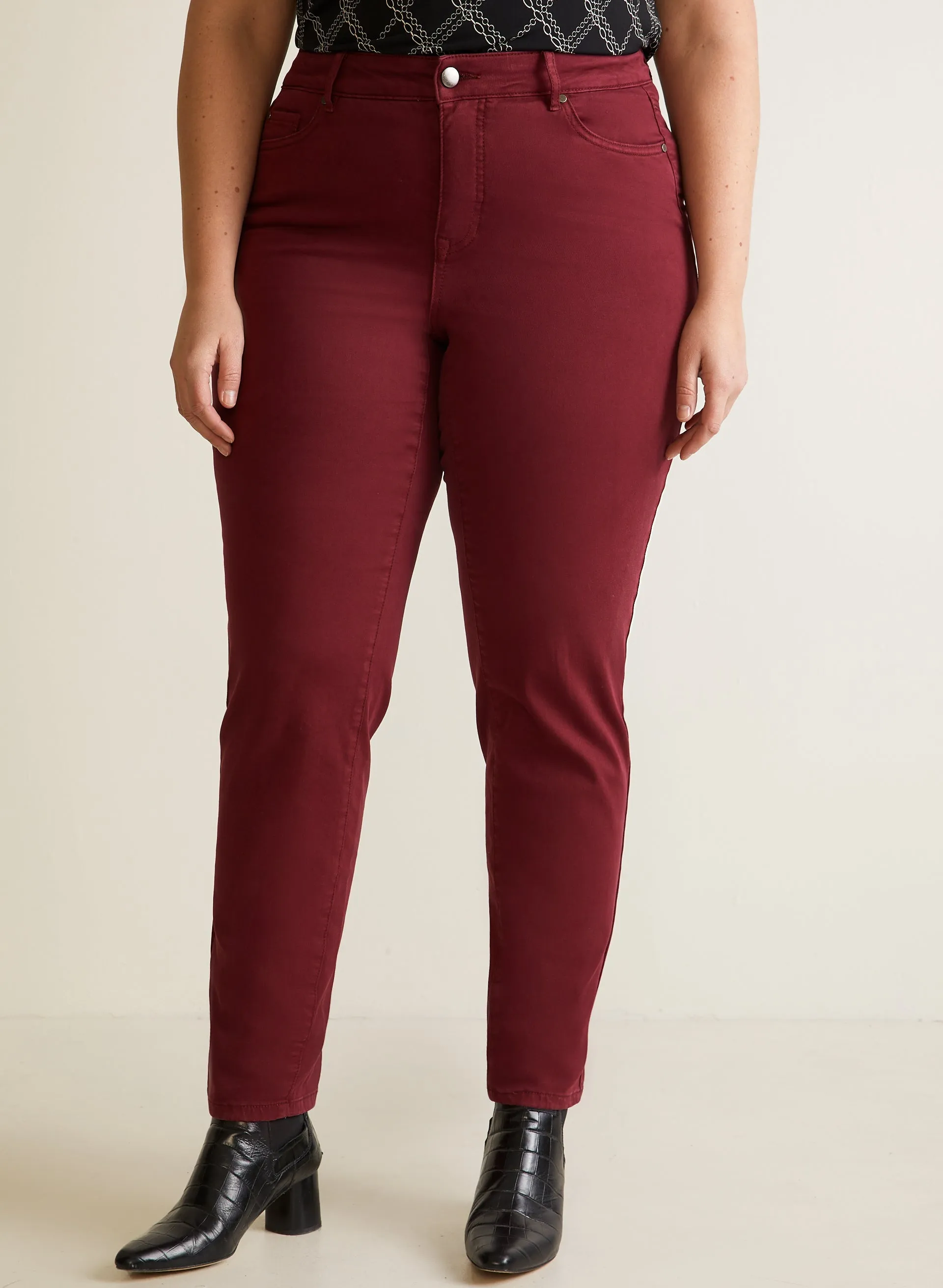 Straight Leg Jeans sold by Laura