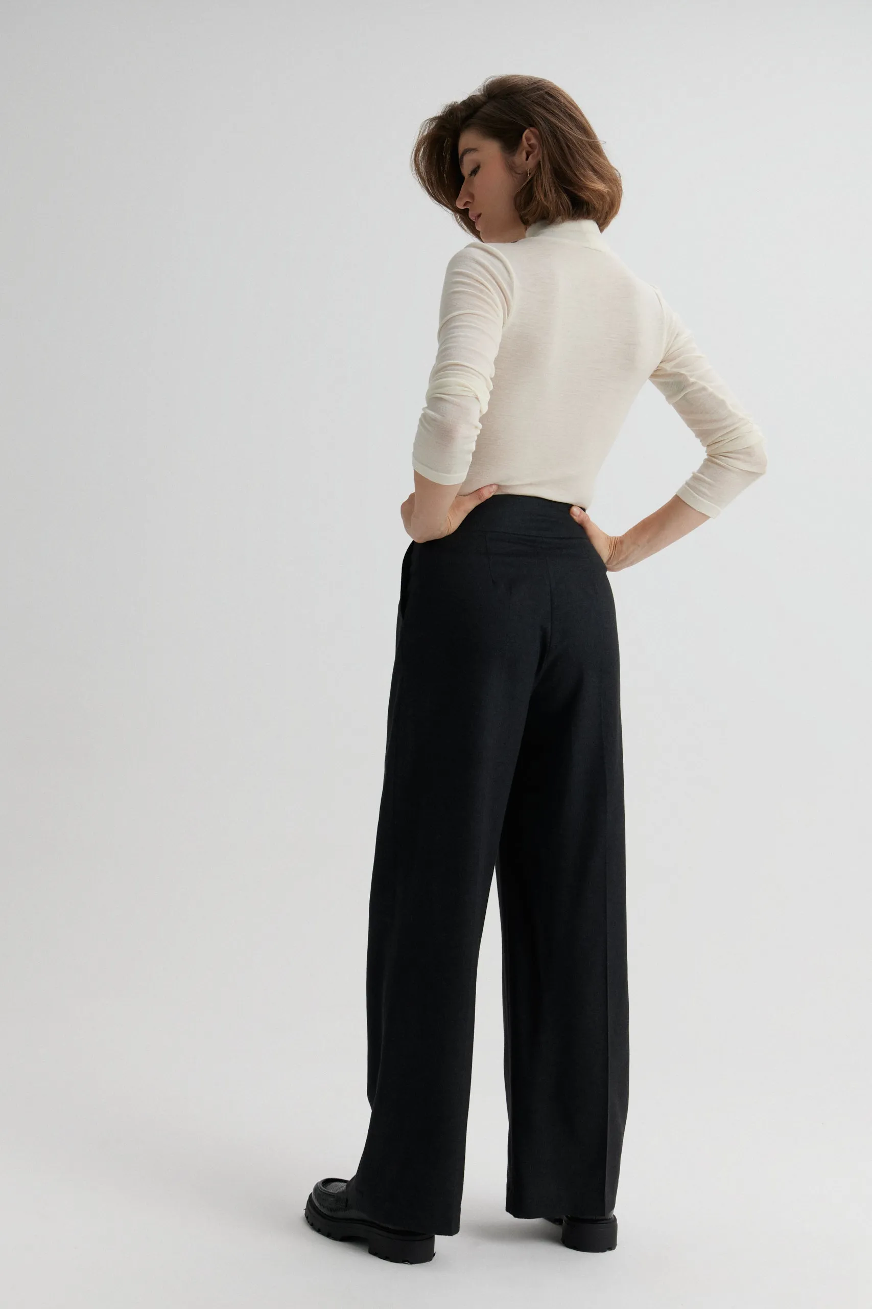Mero Pants Black sold by Duende product image thumbnail 3