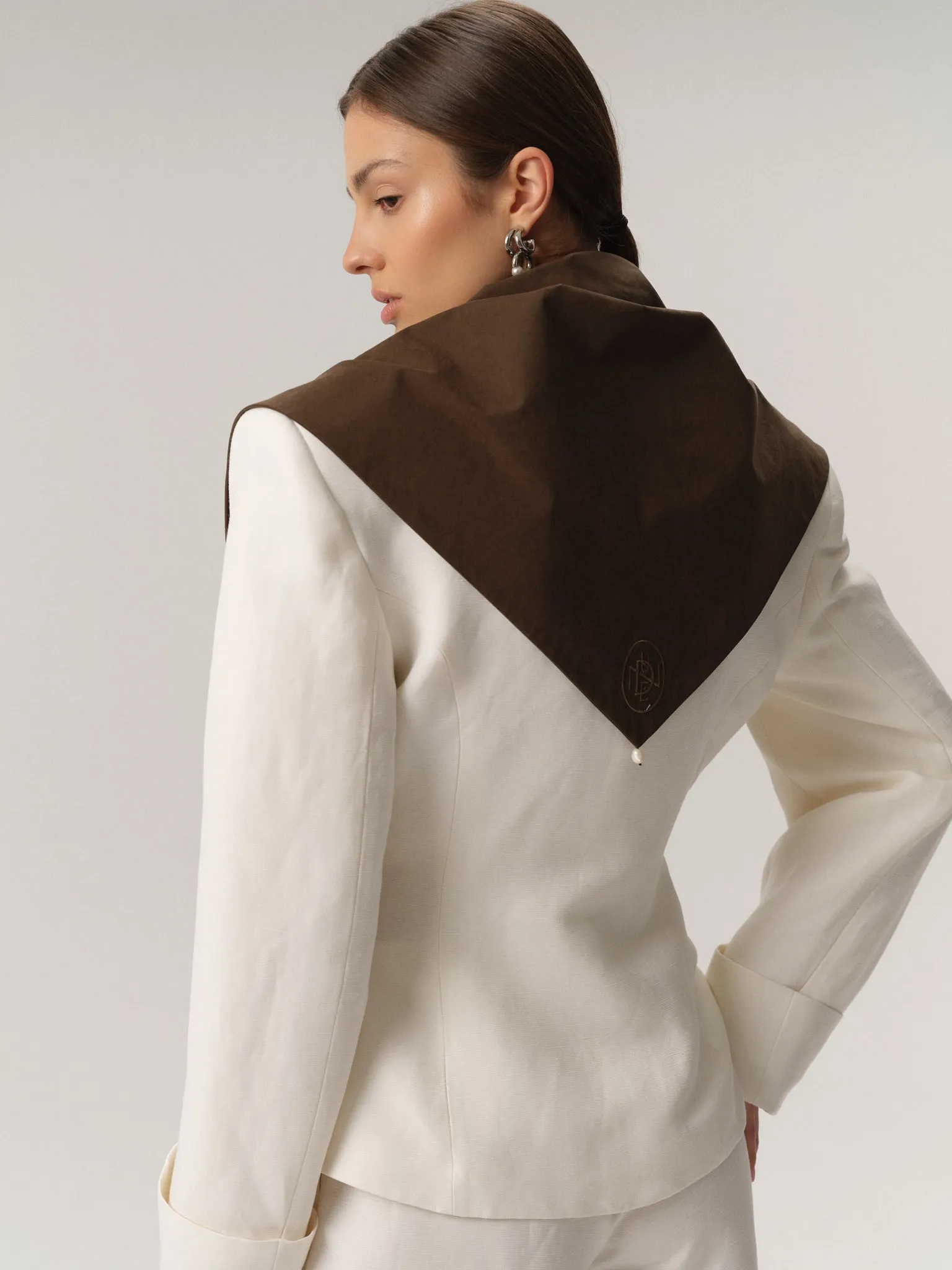 Noa Triangle scarf Walnut sold by Duende product image thumbnail 2