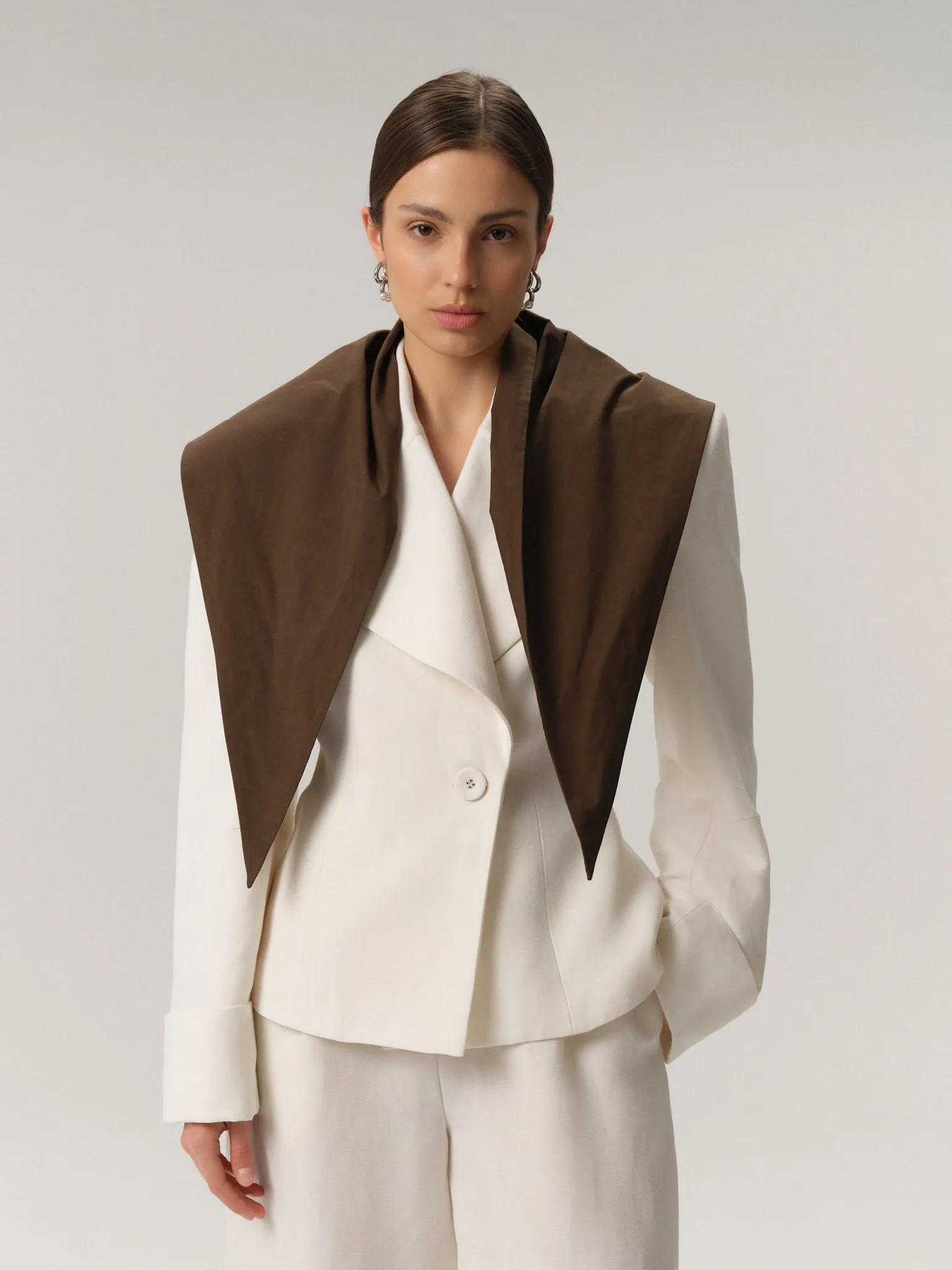 Noa Triangle scarf Walnut sold by Duende product image thumbnail 3