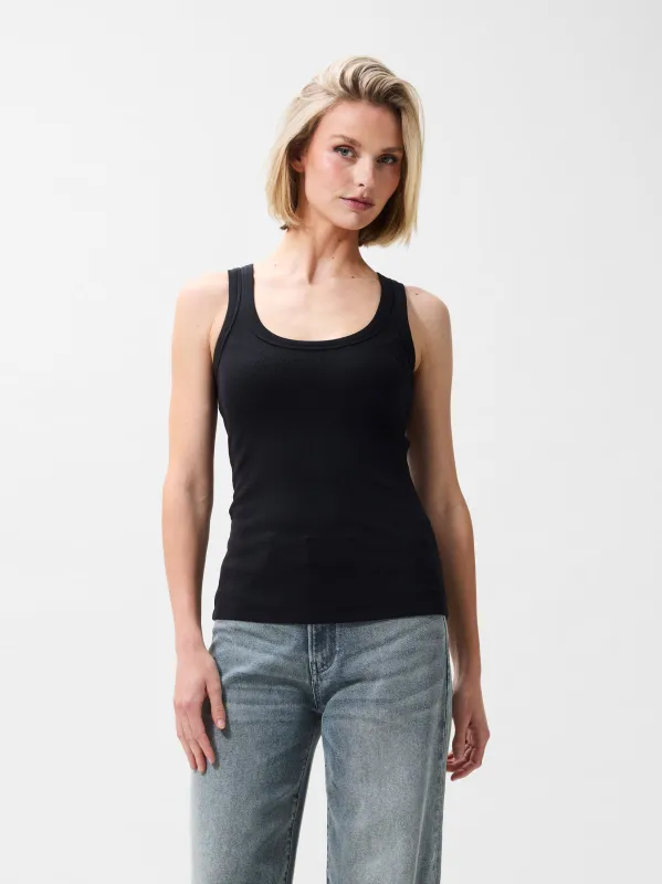 Scoop neck rib singlet | Black made by Catwalk Junkie
