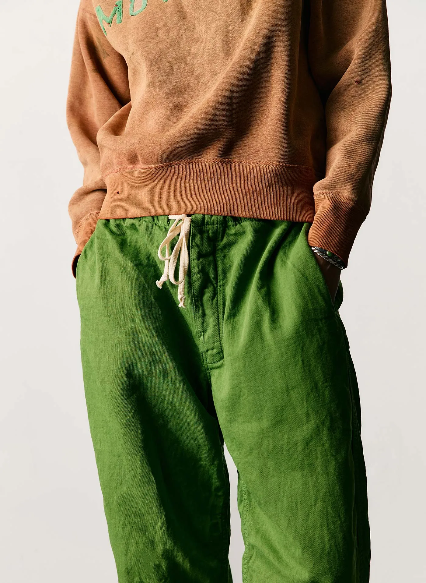 the lounge pant in fern green sold by Imogene + Willie product image thumbnail 3
