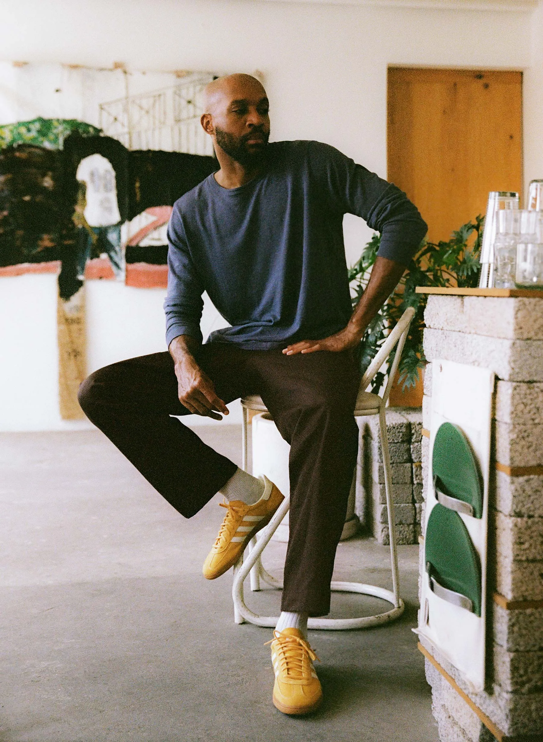 oceanside relaxed pant in brown sold by Imogene + Willie product image thumbnail 3